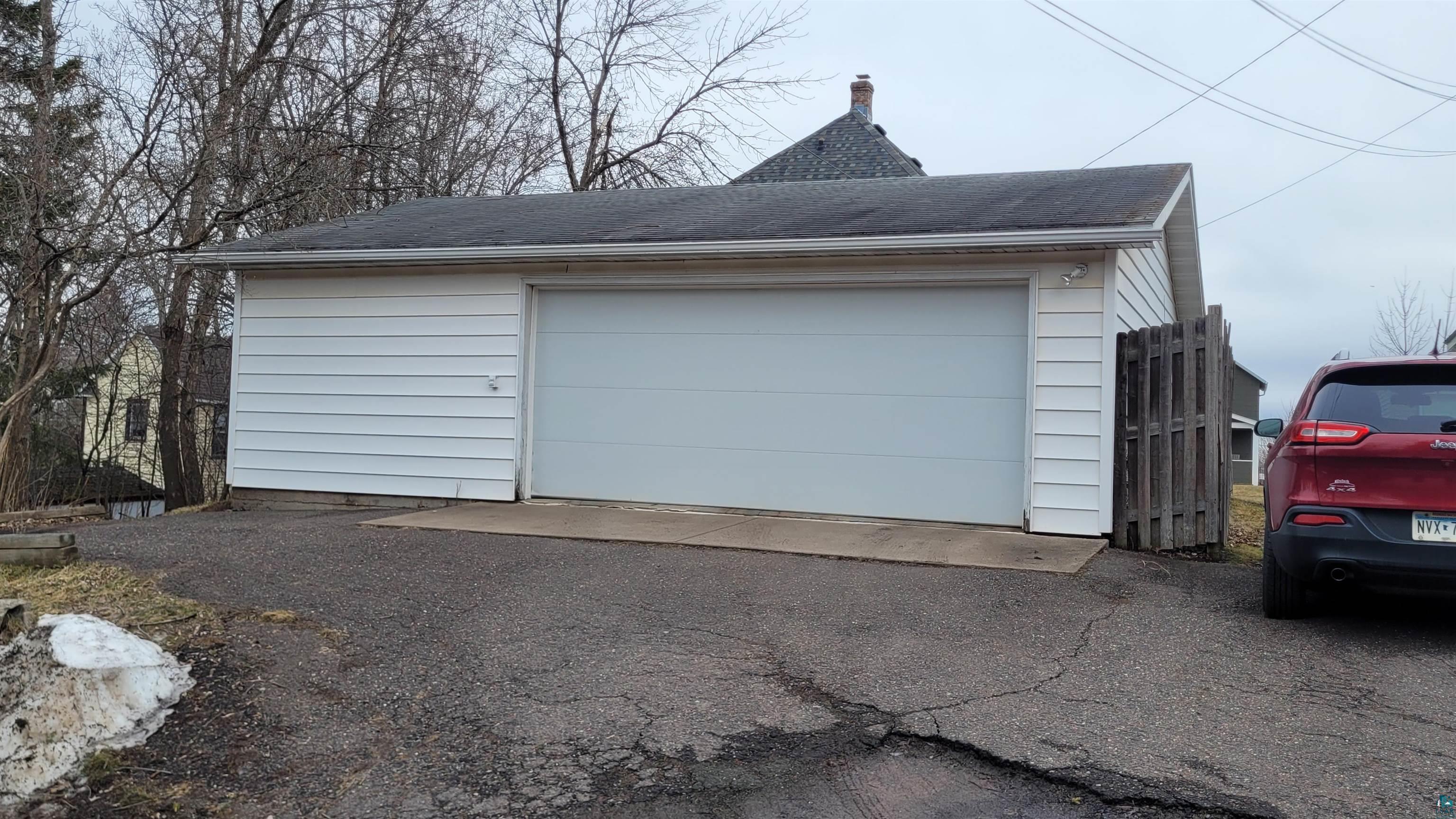 3823 W 6th St, Duluth, MN 55807 Listing Photo  4
