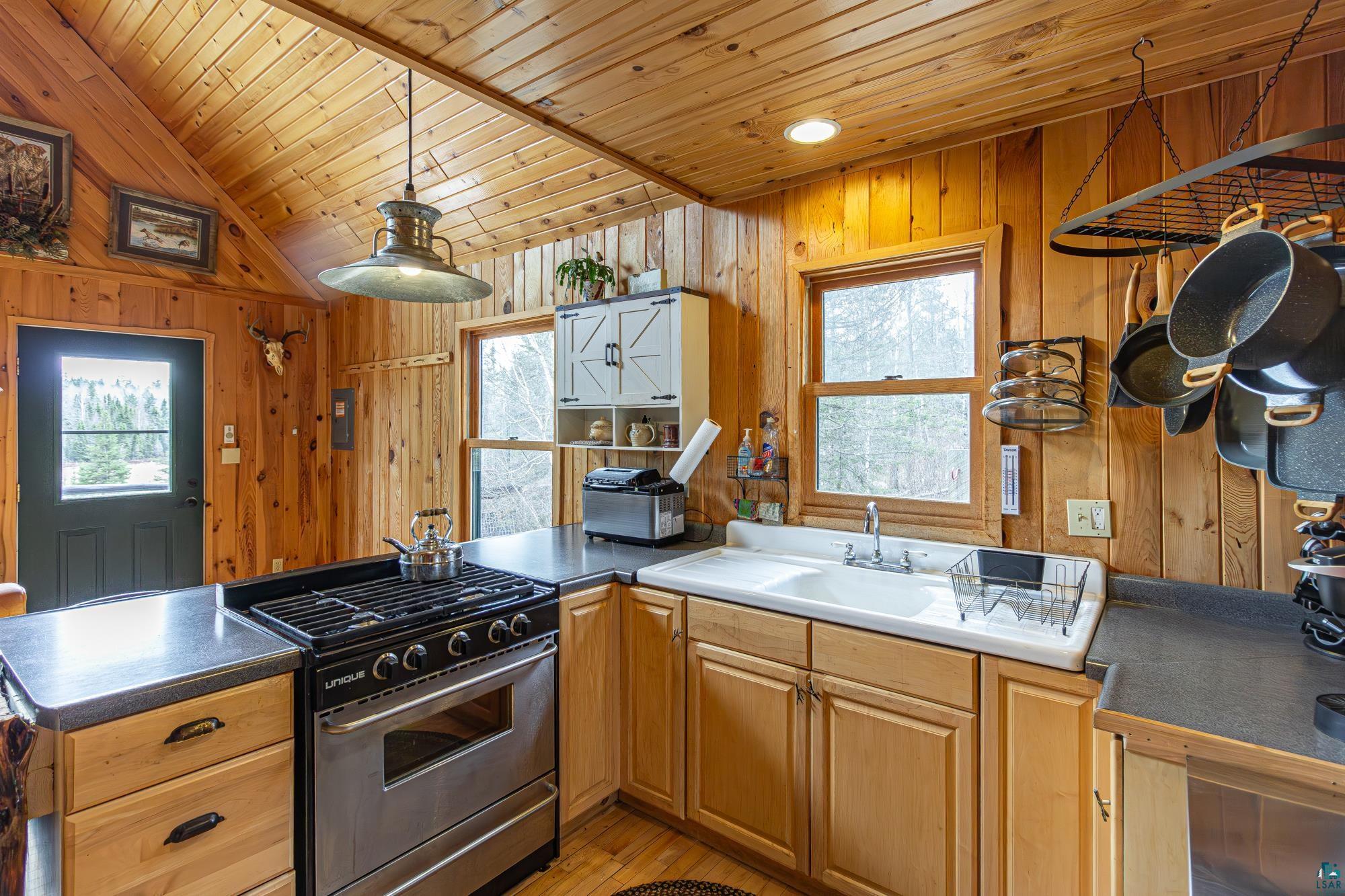1736 N Grassy Rd, Ely, MN 55731 Listing Photo  13