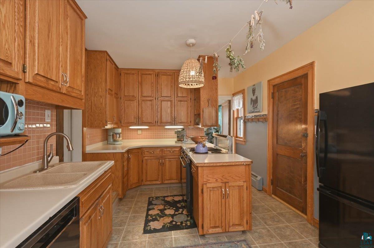 2327 E 4th St, Duluth, MN 55812 Listing Photo  7