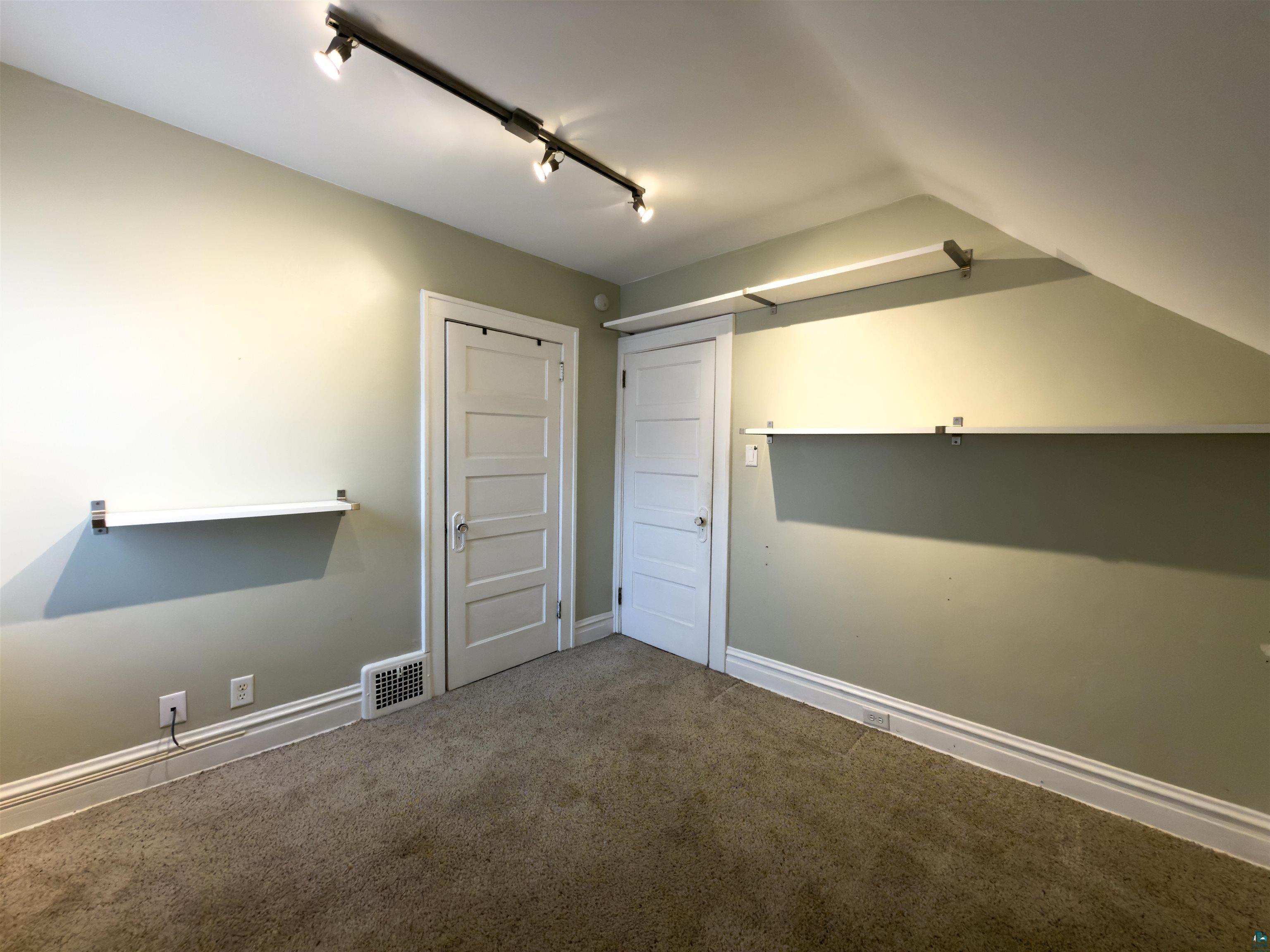 823 N 57th Ave W, Duluth, MN 55807 Listing Photo  15