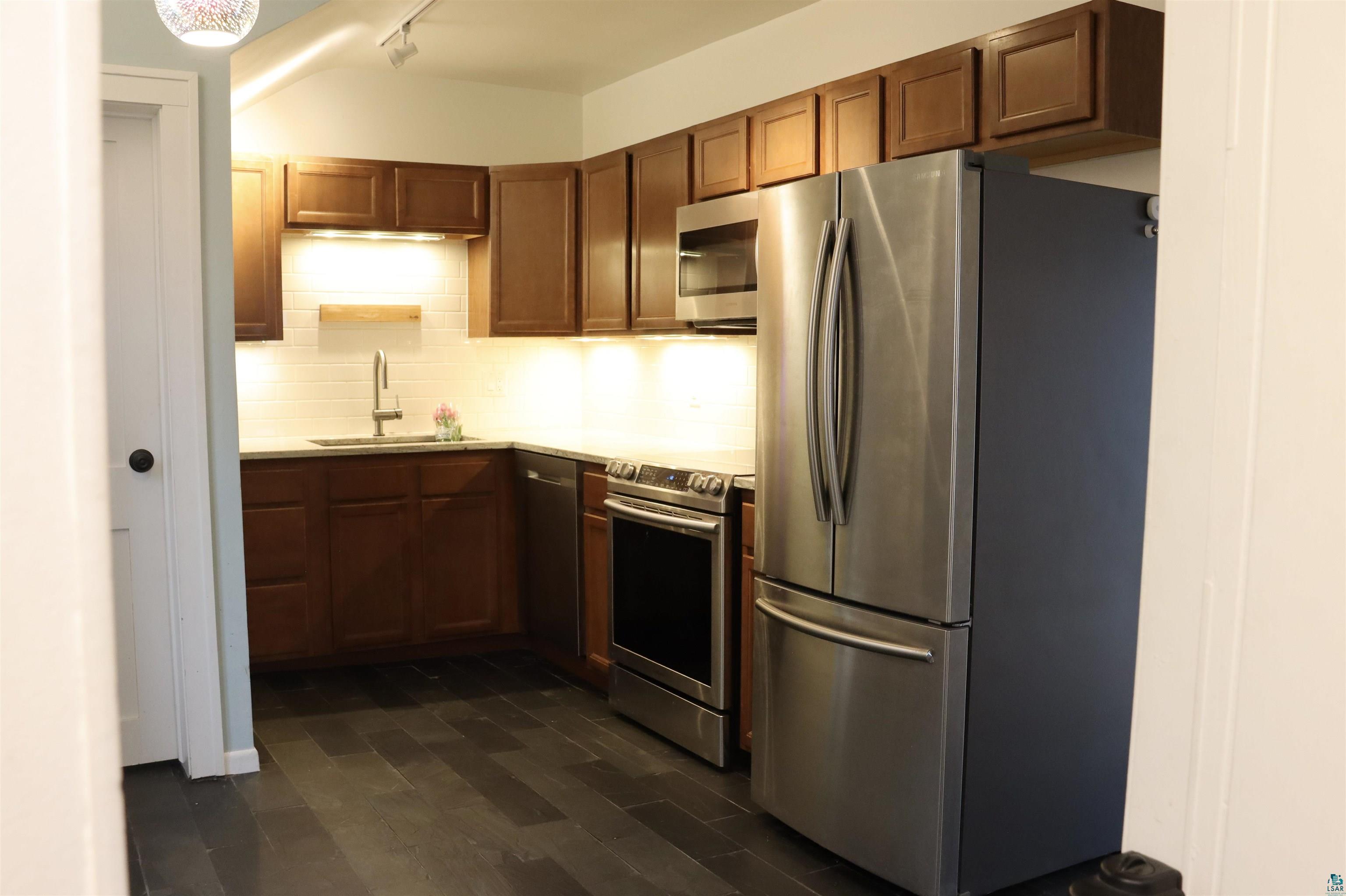 823 N 57th Ave W, Duluth, MN 55807 Listing Photo  29