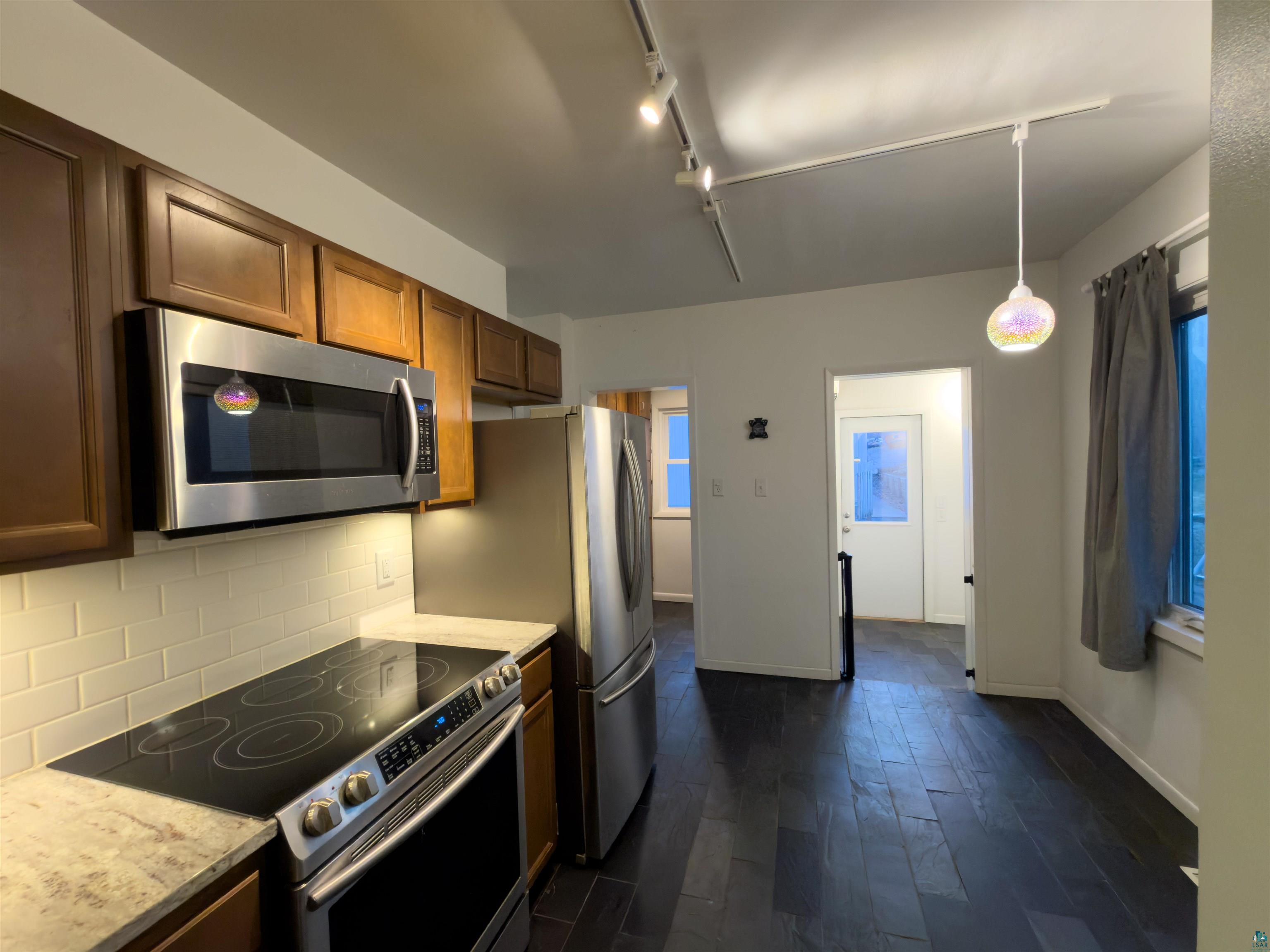 823 N 57th Ave W, Duluth, MN 55807 Listing Photo  31