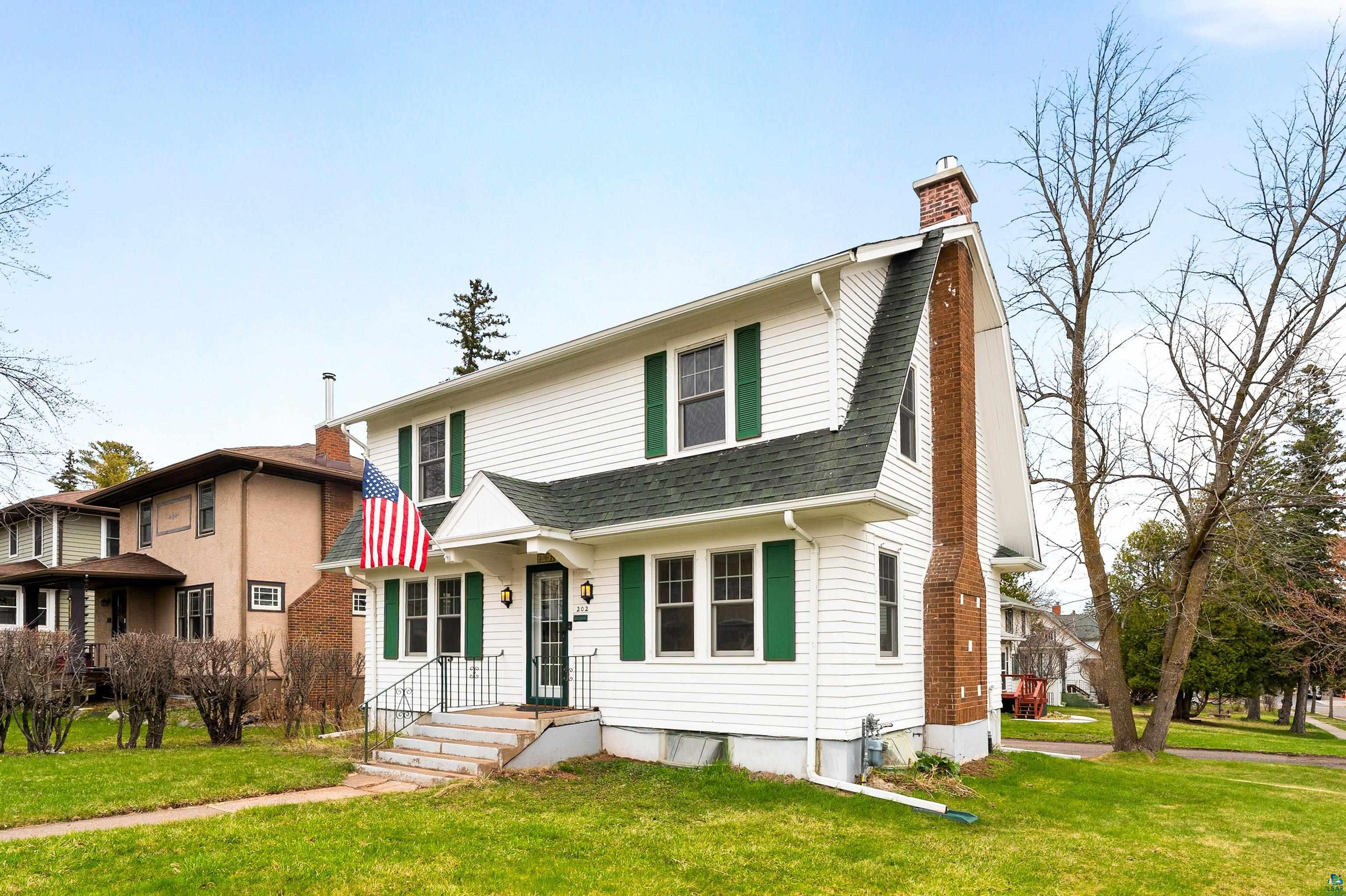 202 N 40th Ave E, Duluth, MN 55804 Listing Photo  1