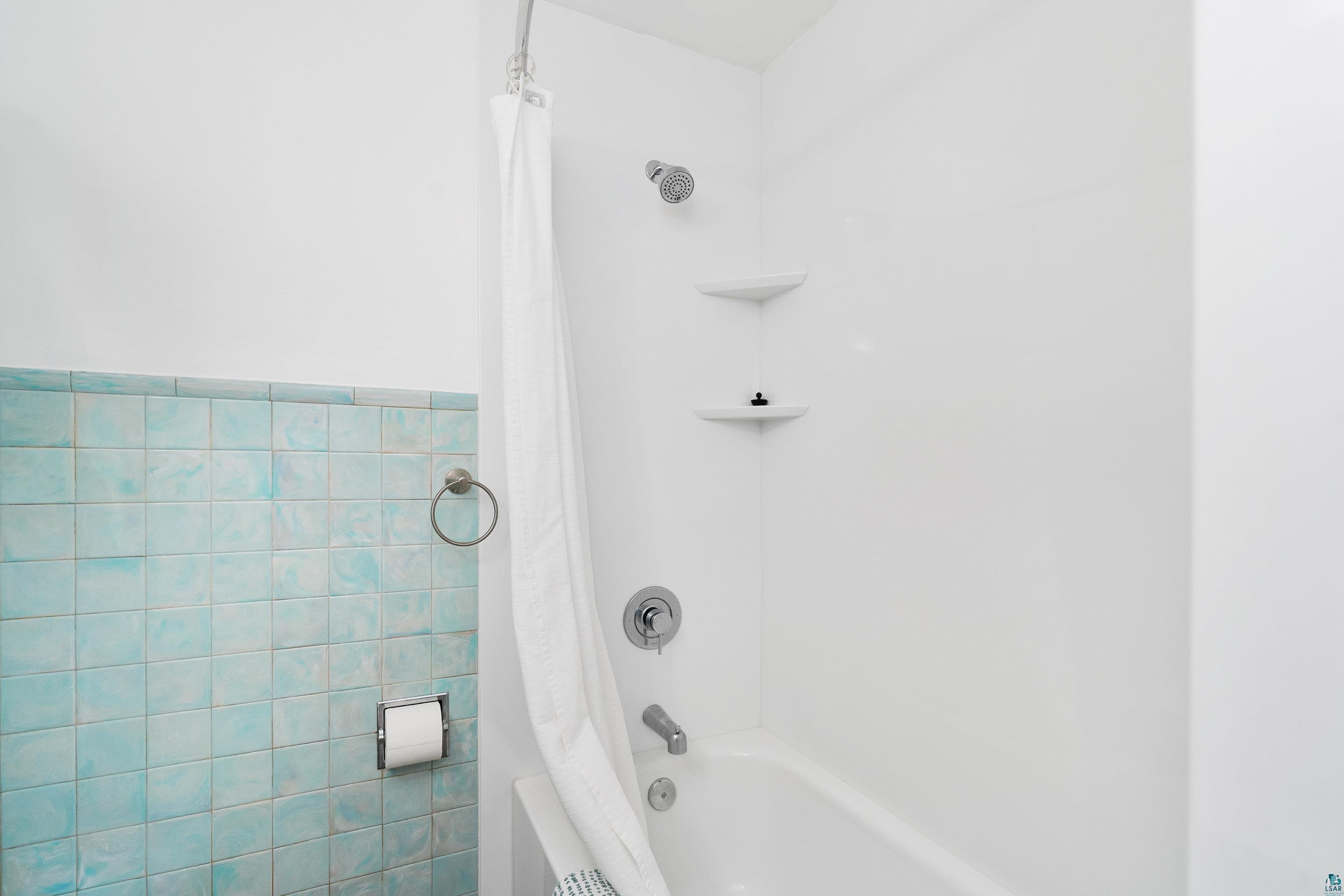 202 N 40th Ave E, Duluth, MN 55804 Listing Photo  39