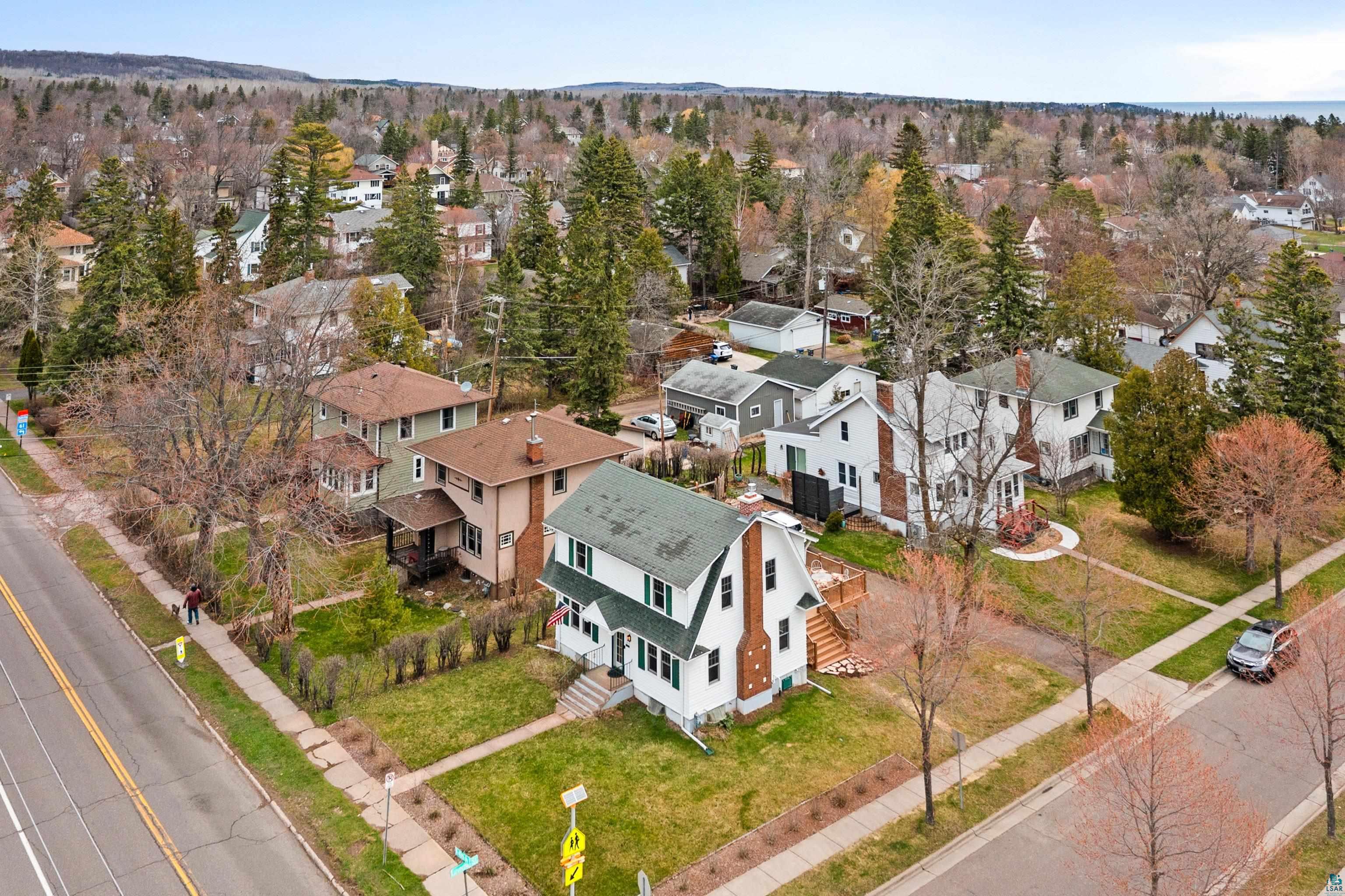 202 N 40th Ave E, Duluth, MN 55804 Listing Photo  51