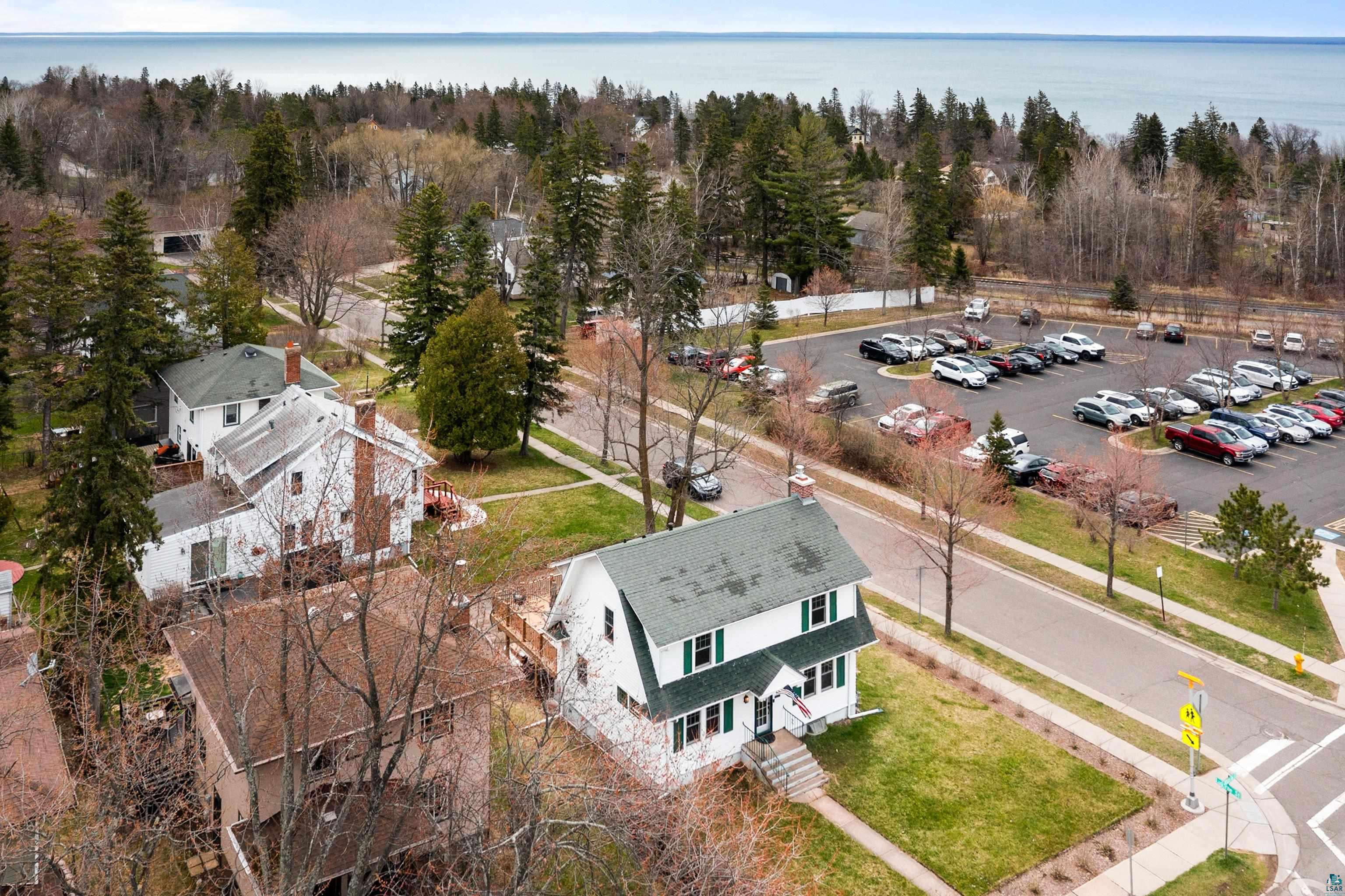 202 N 40th Ave E, Duluth, MN 55804 Listing Photo  52