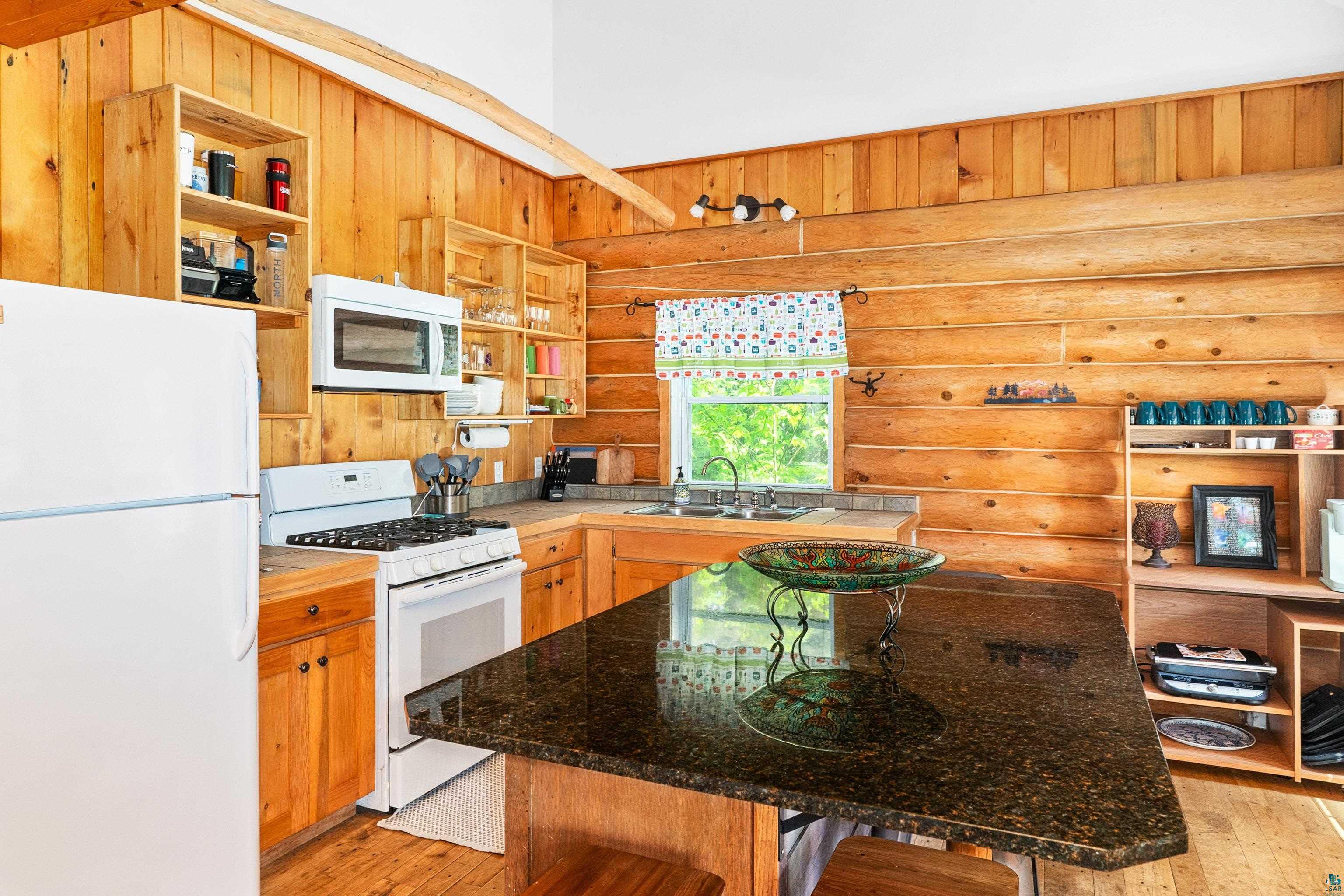 204 E Deeryard Rd, Grand Marais, MN 55604 Listing Photo  9