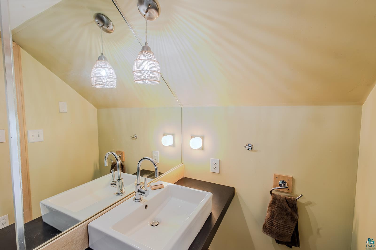 617 W 2nd St, Duluth, MN 55806 Listing Photo  27