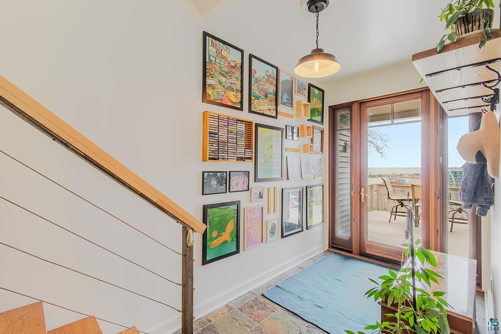617 W 2nd St, Duluth, MN 55806 Listing Photo  4
