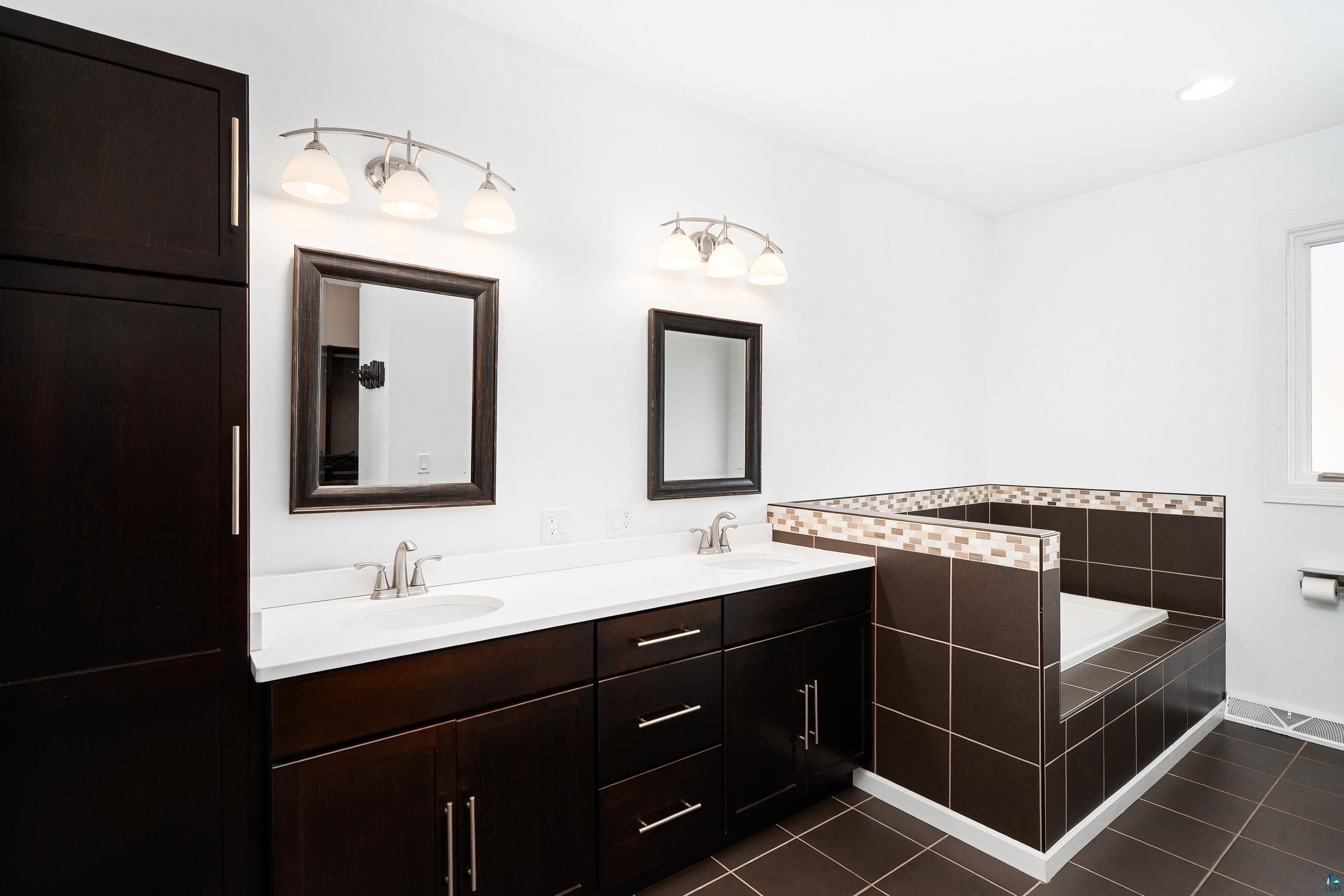703 W 4th St, Duluth, MN 55806 Listing Photo  36
