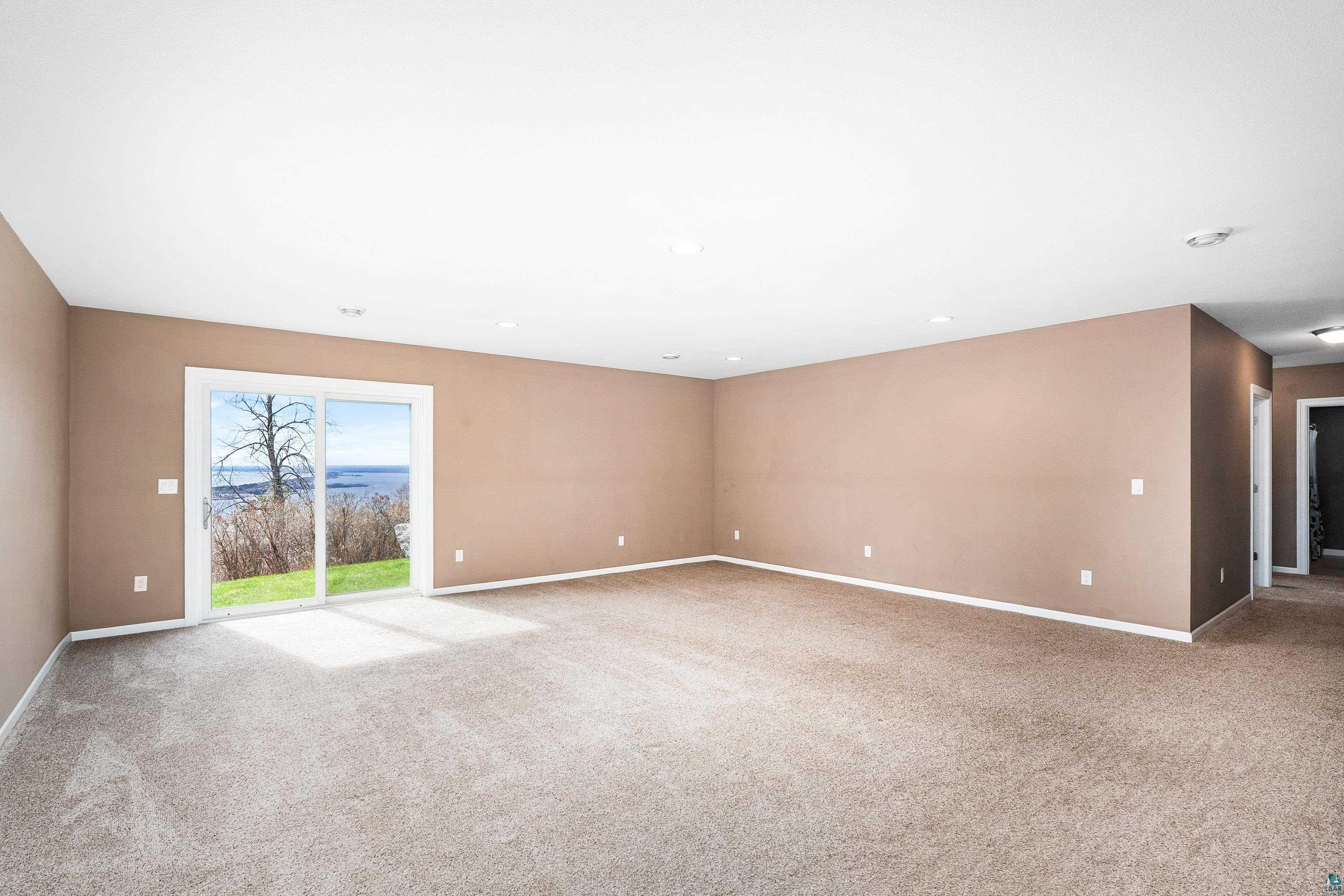 703 W 4th St, Duluth, MN 55806 Listing Photo  41