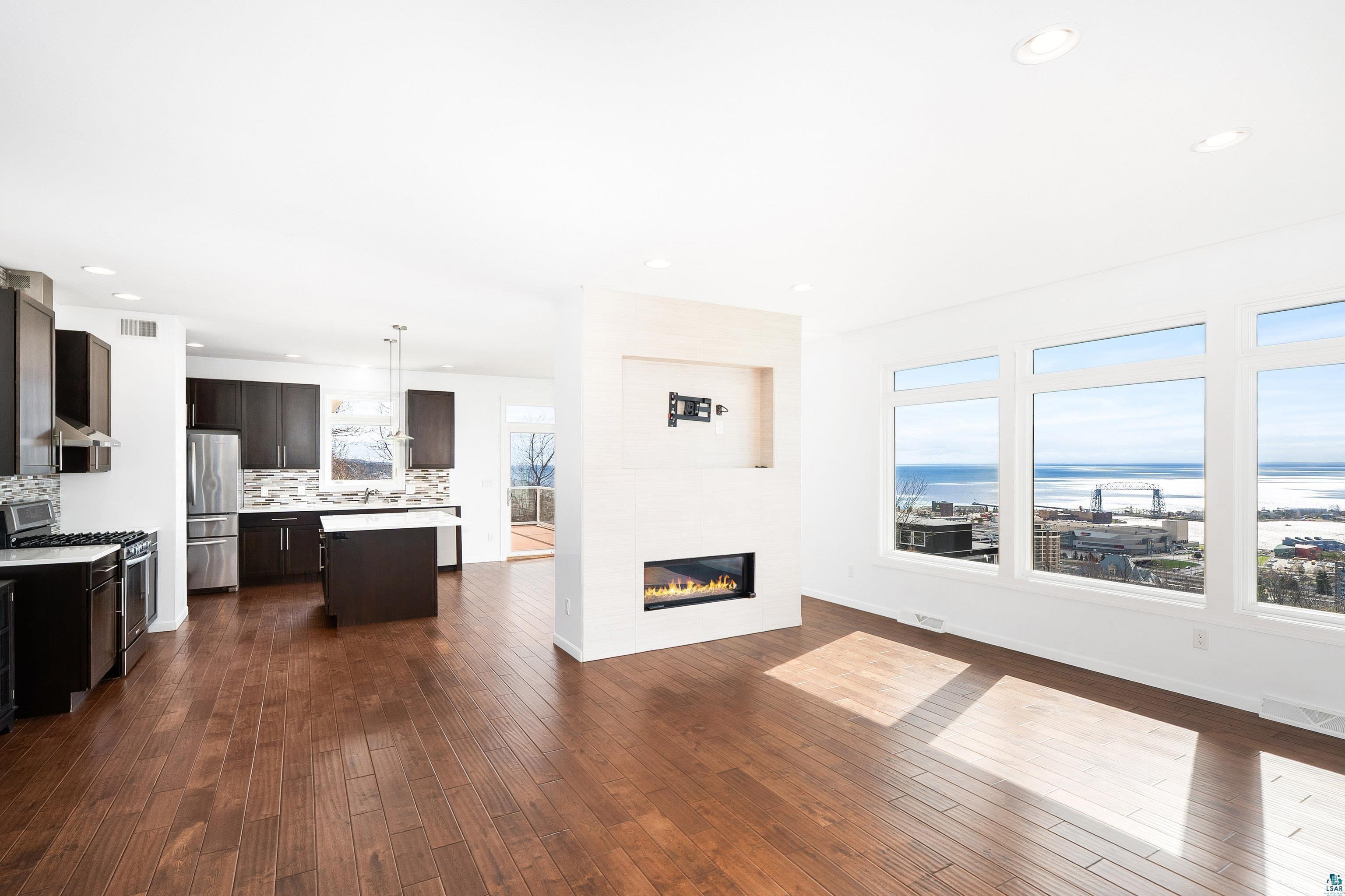 703 W 4th St, Duluth, MN 55806 Listing Photo  6
