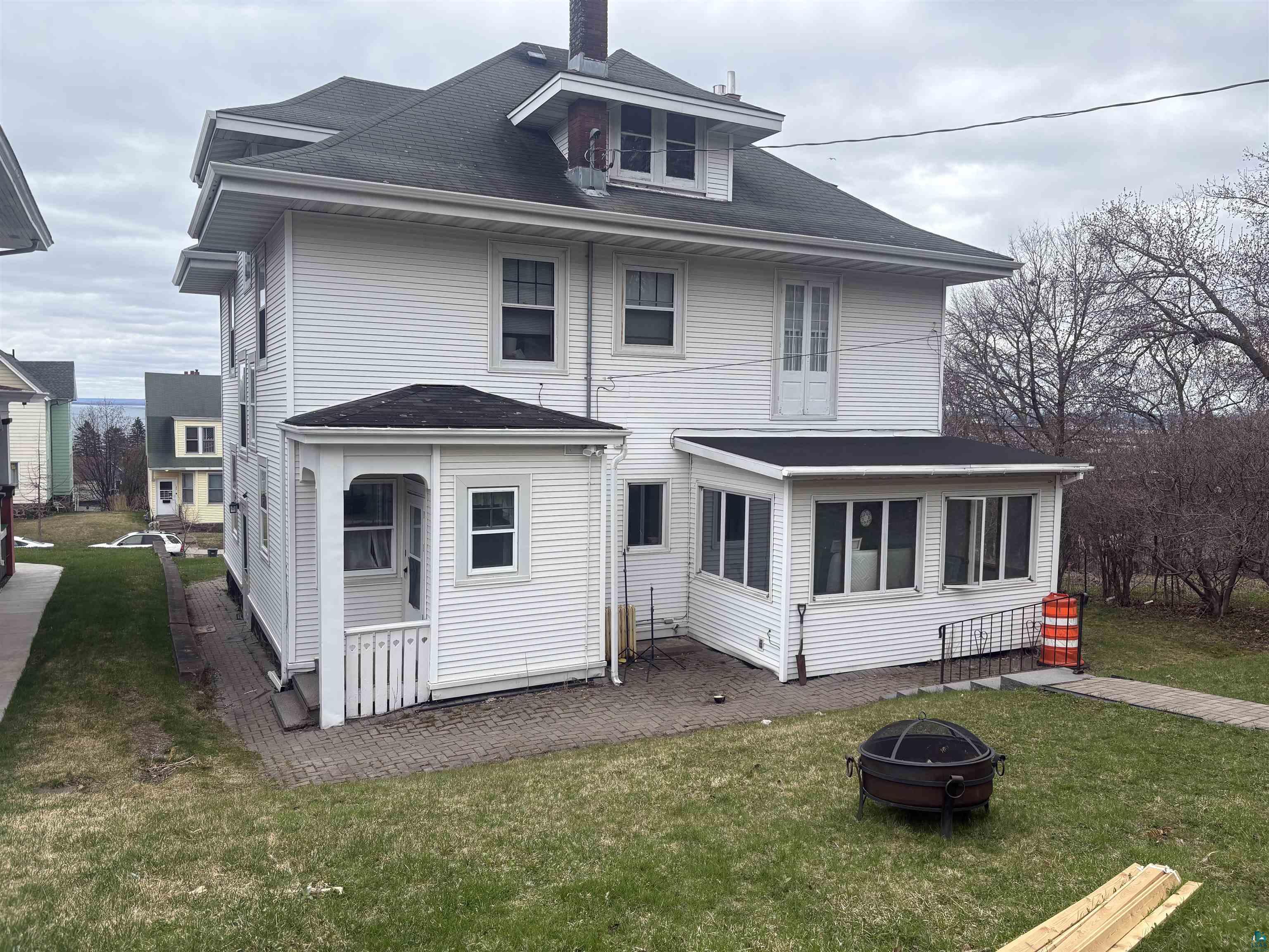 1411 E 4th St, Duluth, MN 55805 Listing Photo  2