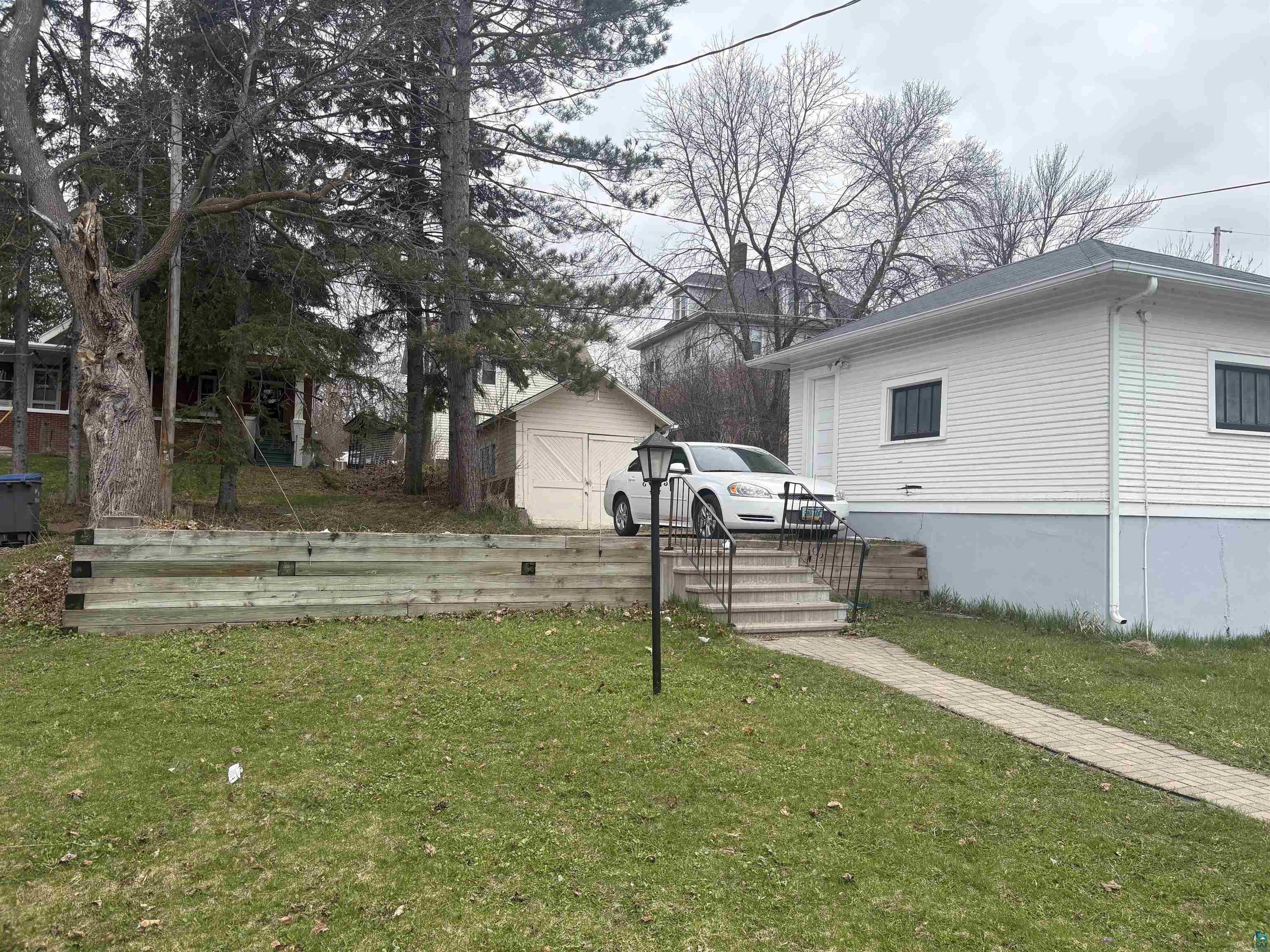 1411 E 4th St, Duluth, MN 55805 Listing Photo  3