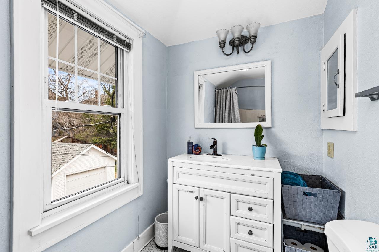 1831 Wallace Ave, Duluth, MN 55803 Listing Photo  26