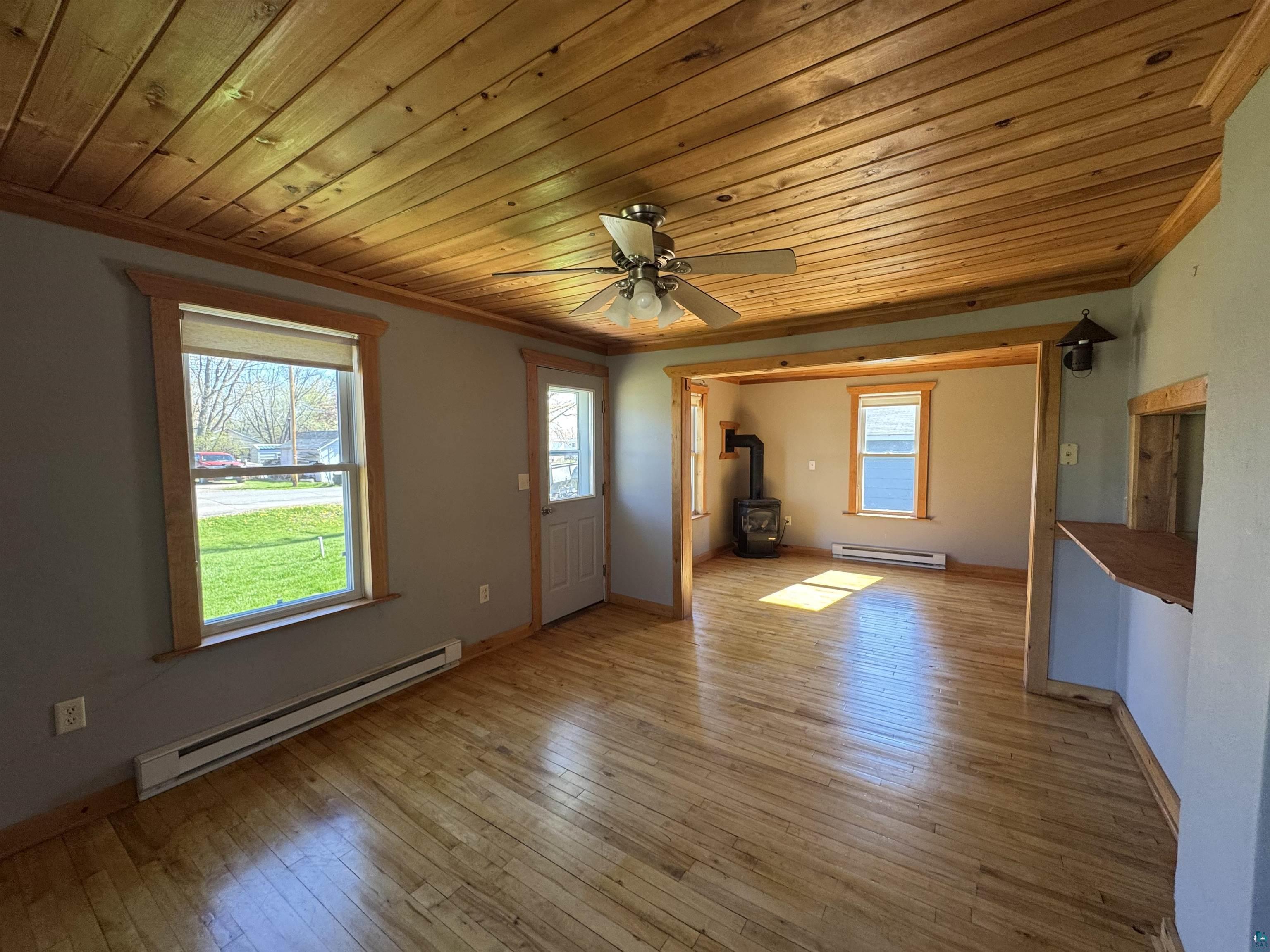 202 1st St NW, Hinckley, MN 55037 Listing Photo  3