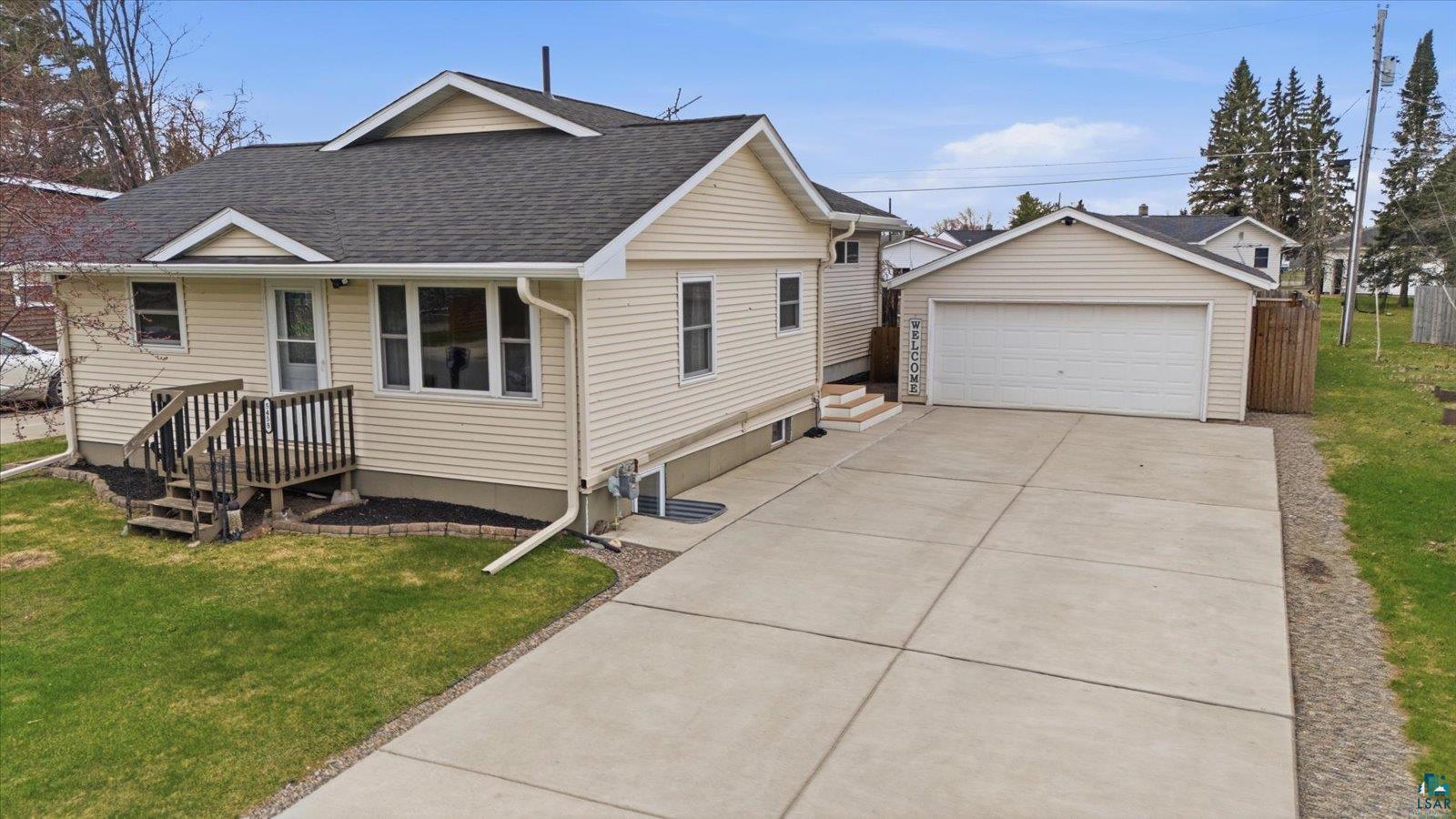 5458 N Garden Dr, Mountain Iron, MN 55768 Listing Photo  1
