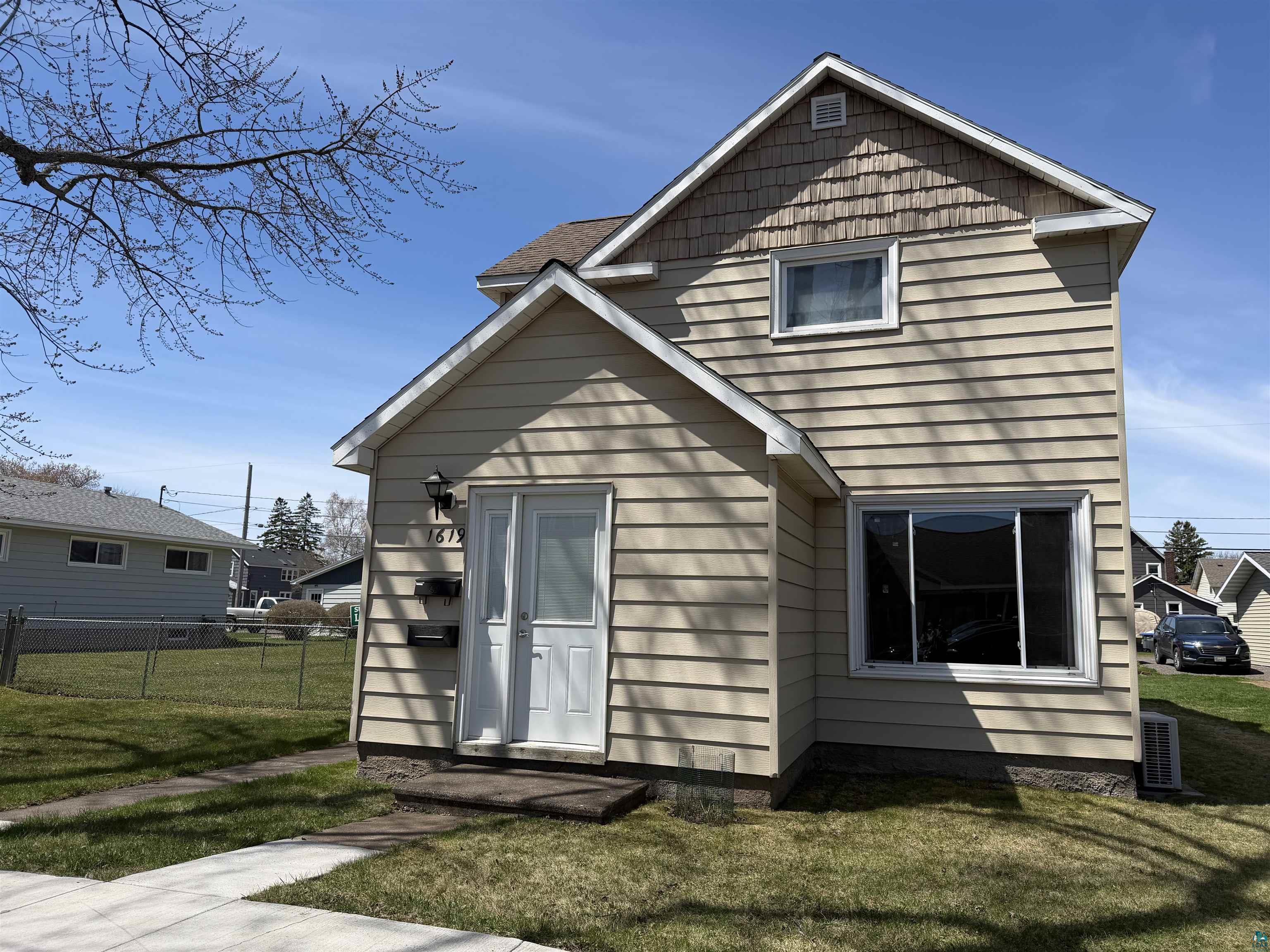 1619 Susquehanna Ave, Superior, WI 54880 Listing Photo  1