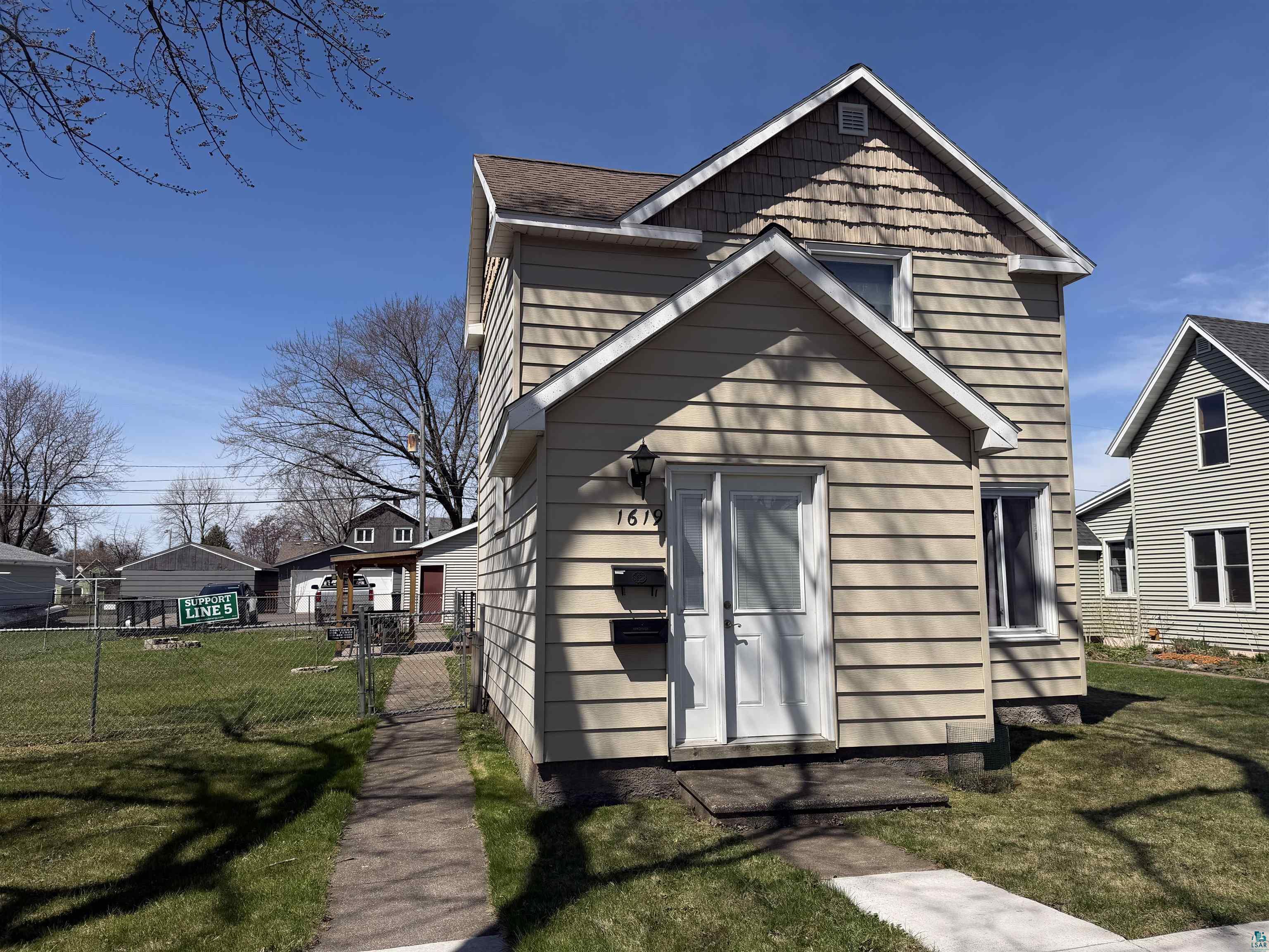 1619 Susquehanna Ave, Superior, WI 54880 Listing Photo  2