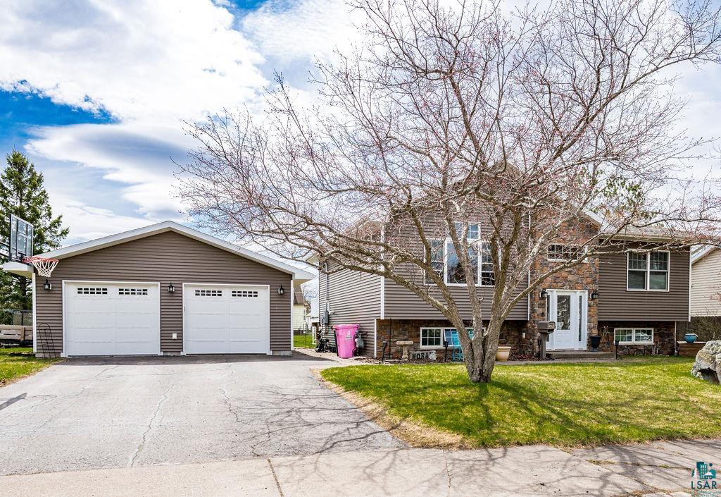 412 Agate St, Cloquet, MN 55720 Listing Photo  3