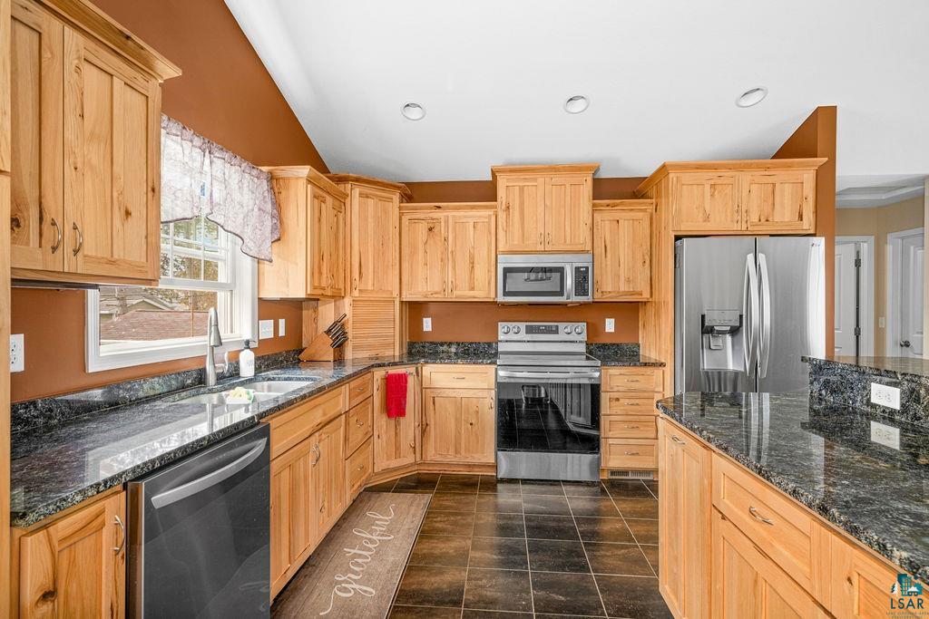 412 Agate St, Cloquet, MN 55720 Listing Photo  7