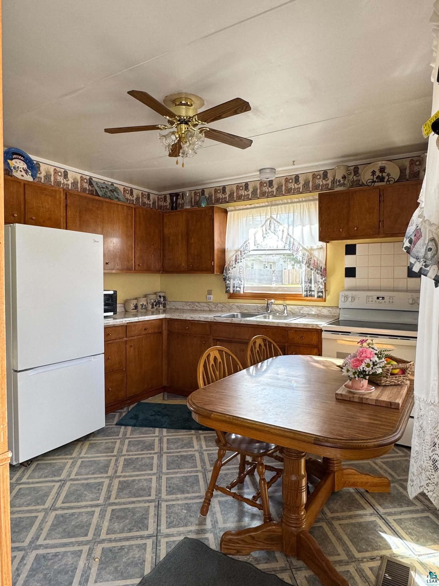 11 Edwards Dr, Silver Bay, MN 55614 Listing Photo  6