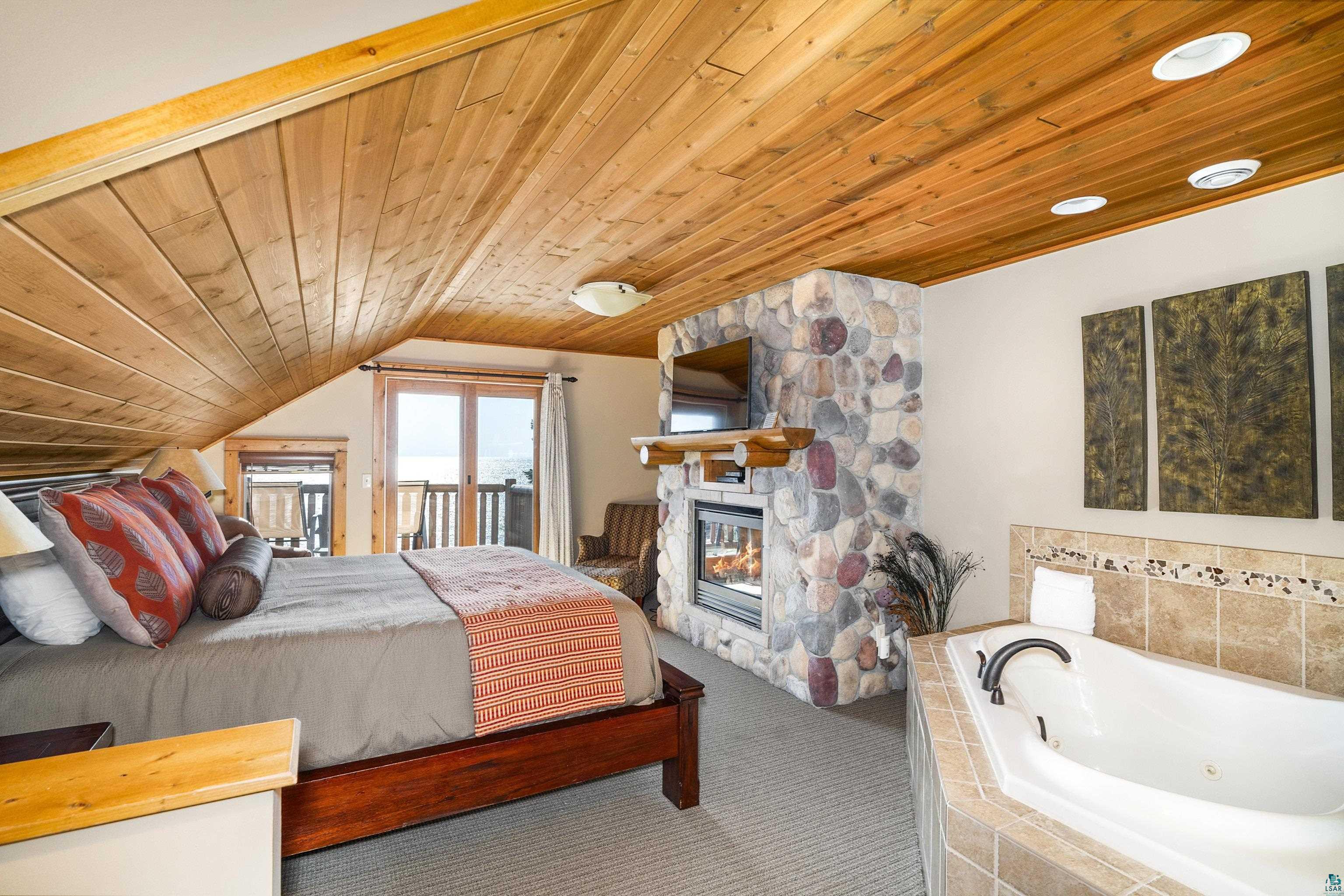 2826 Highway 61, #380, Two Harbors, MN 55616 Listing Photo  21