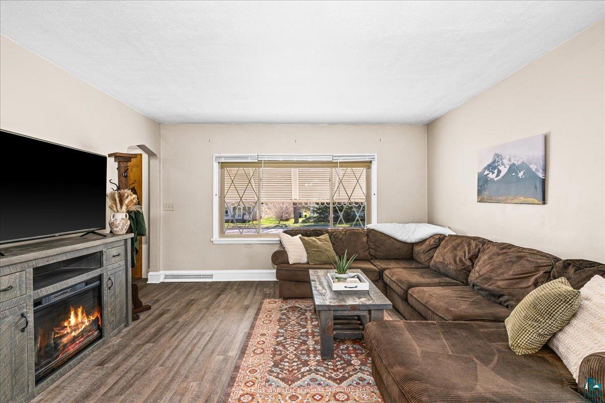 313 22nd St, Cloquet, MN 55720 Listing Photo  4