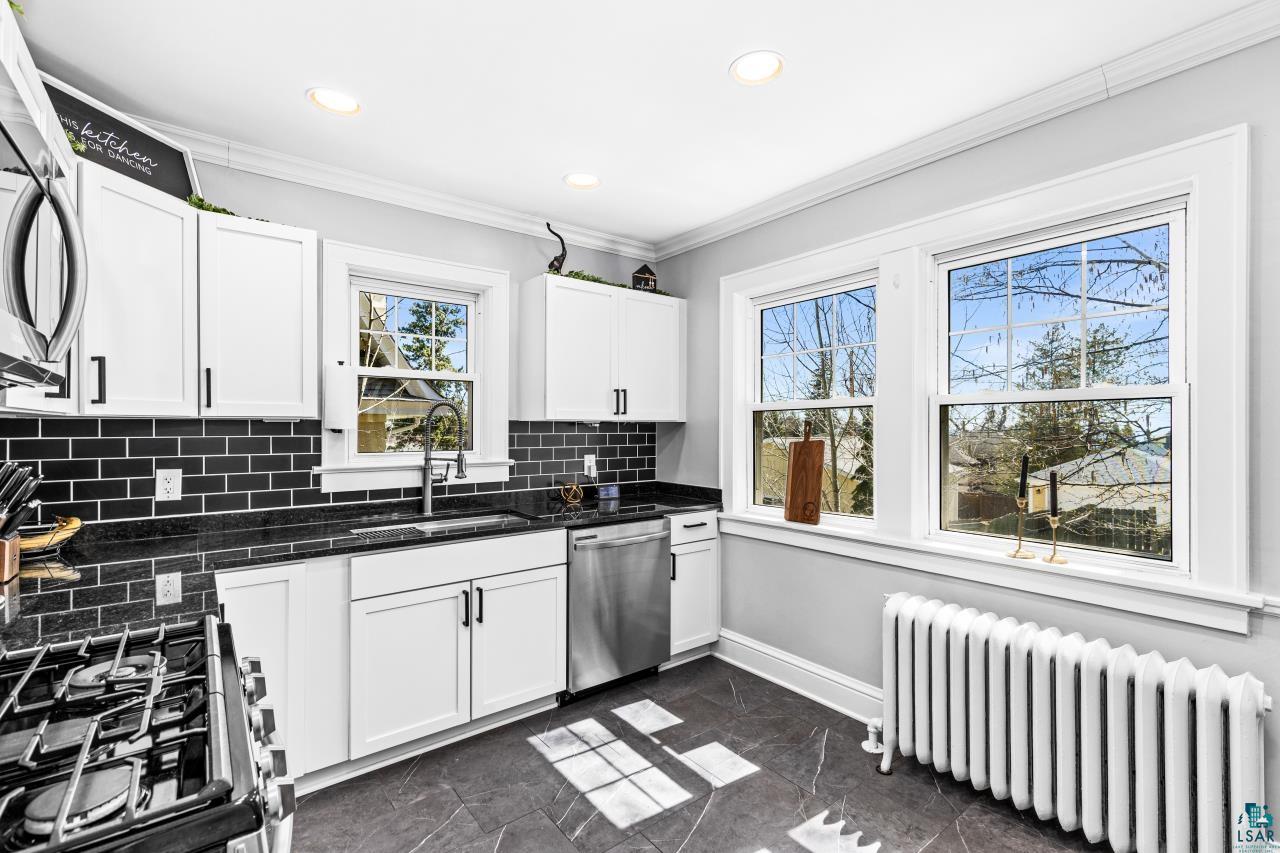 2820 E 2nd St, Duluth, MN 55812 Listing Photo  18