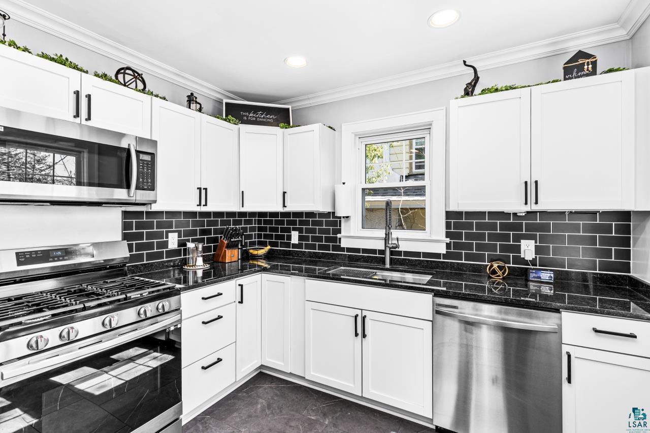 2820 E 2nd St, Duluth, MN 55812 Listing Photo  20