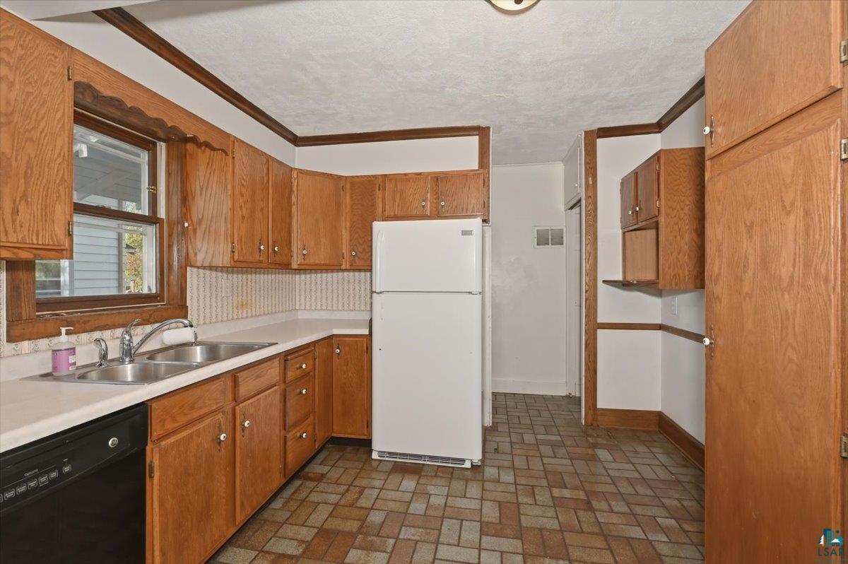 1830 Dunedin Ave, Duluth, MN 55803 Listing Photo  7