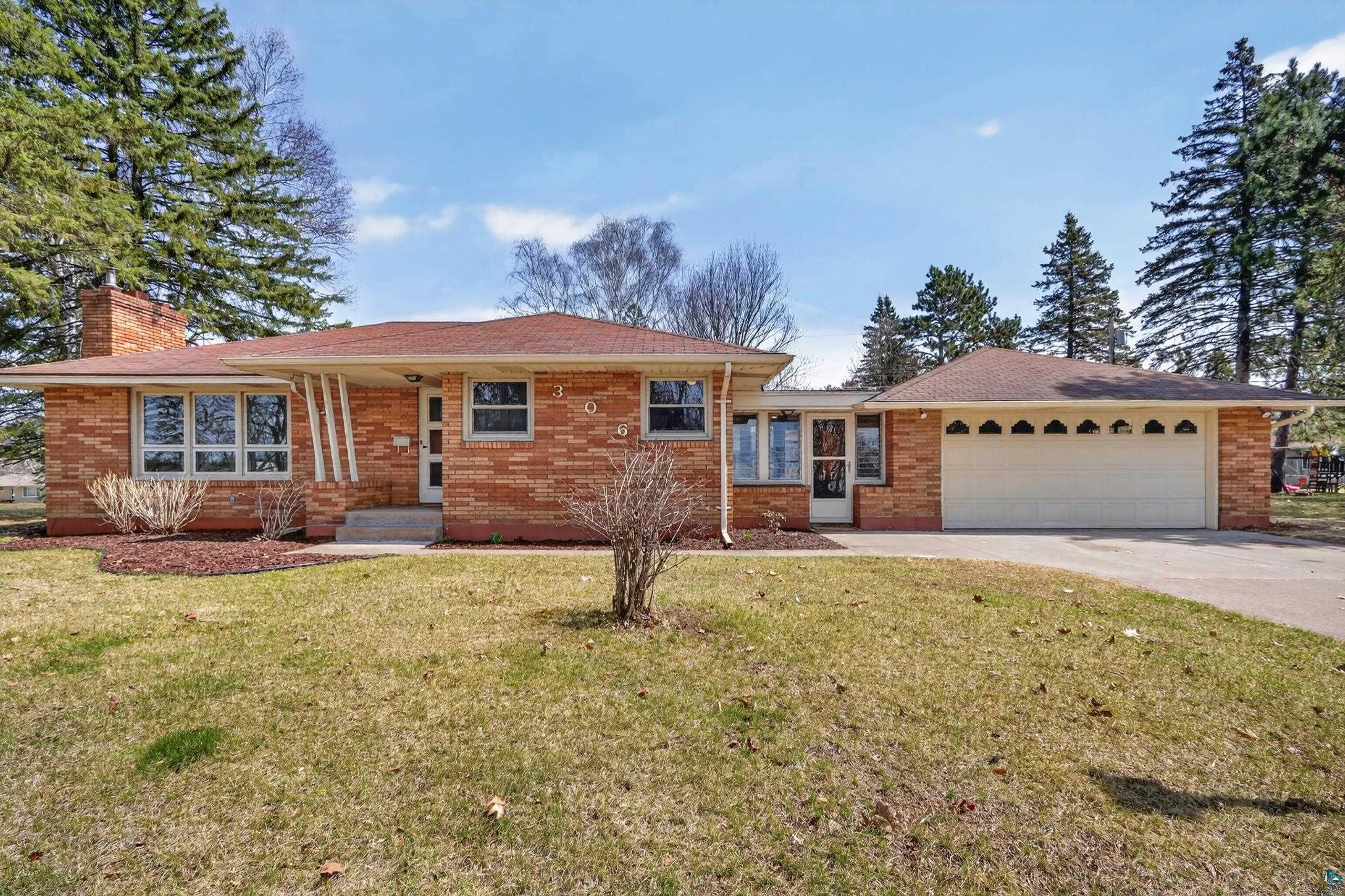 306 Ridgewood Dr, Cloquet, MN 55720 Listing Photo  2