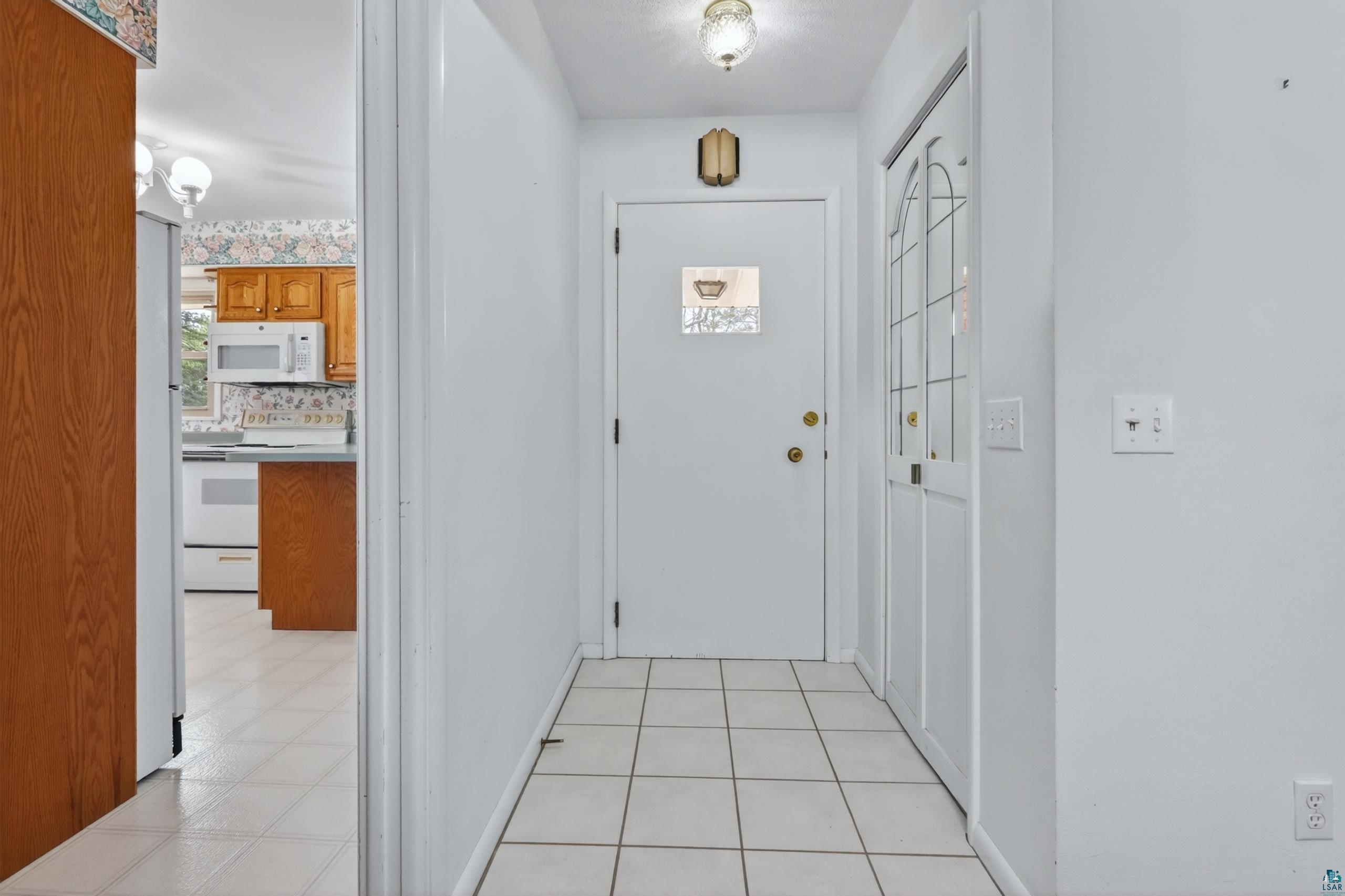 306 Ridgewood Dr, Cloquet, MN 55720 Listing Photo  3