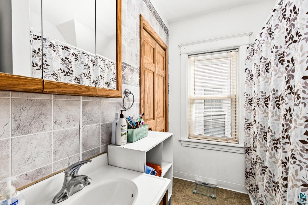 822 E 7th St, Duluth, MN 55805 Listing Photo  14