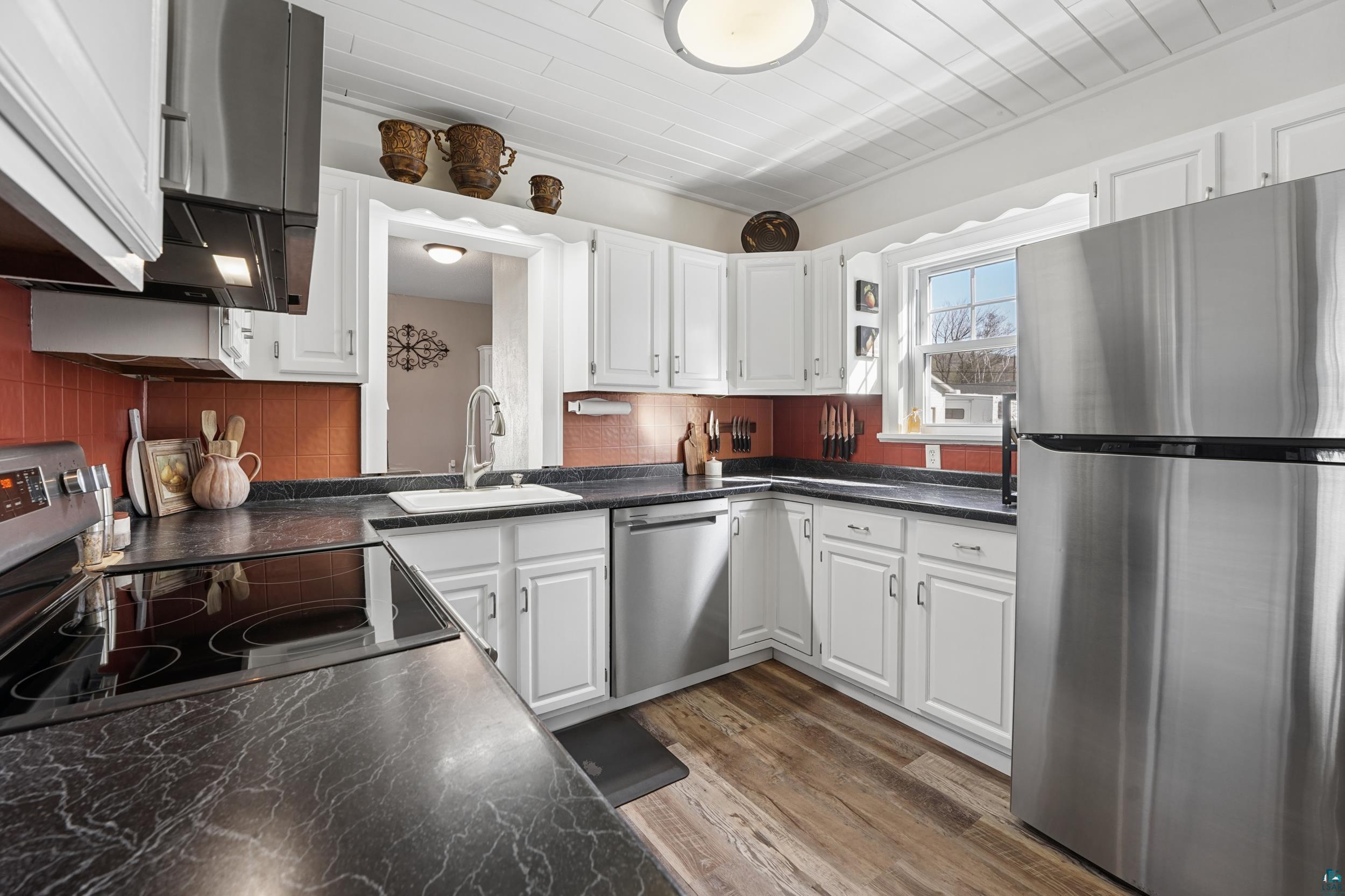 4219 W 8th St, Duluth, MN 55807 Listing Photo  7