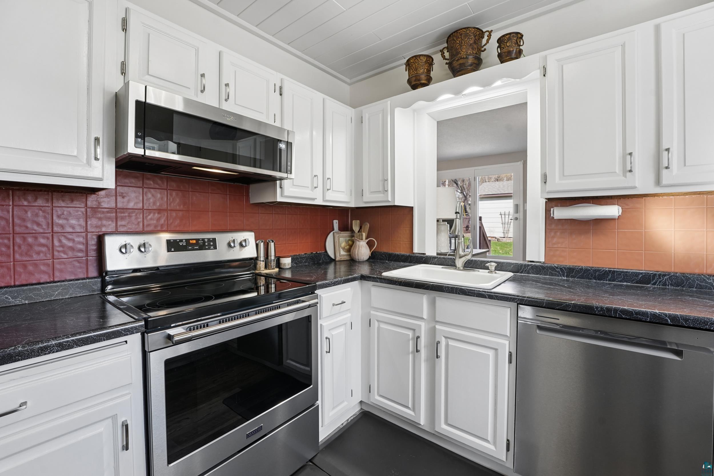 4219 W 8th St, Duluth, MN 55807 Listing Photo  8