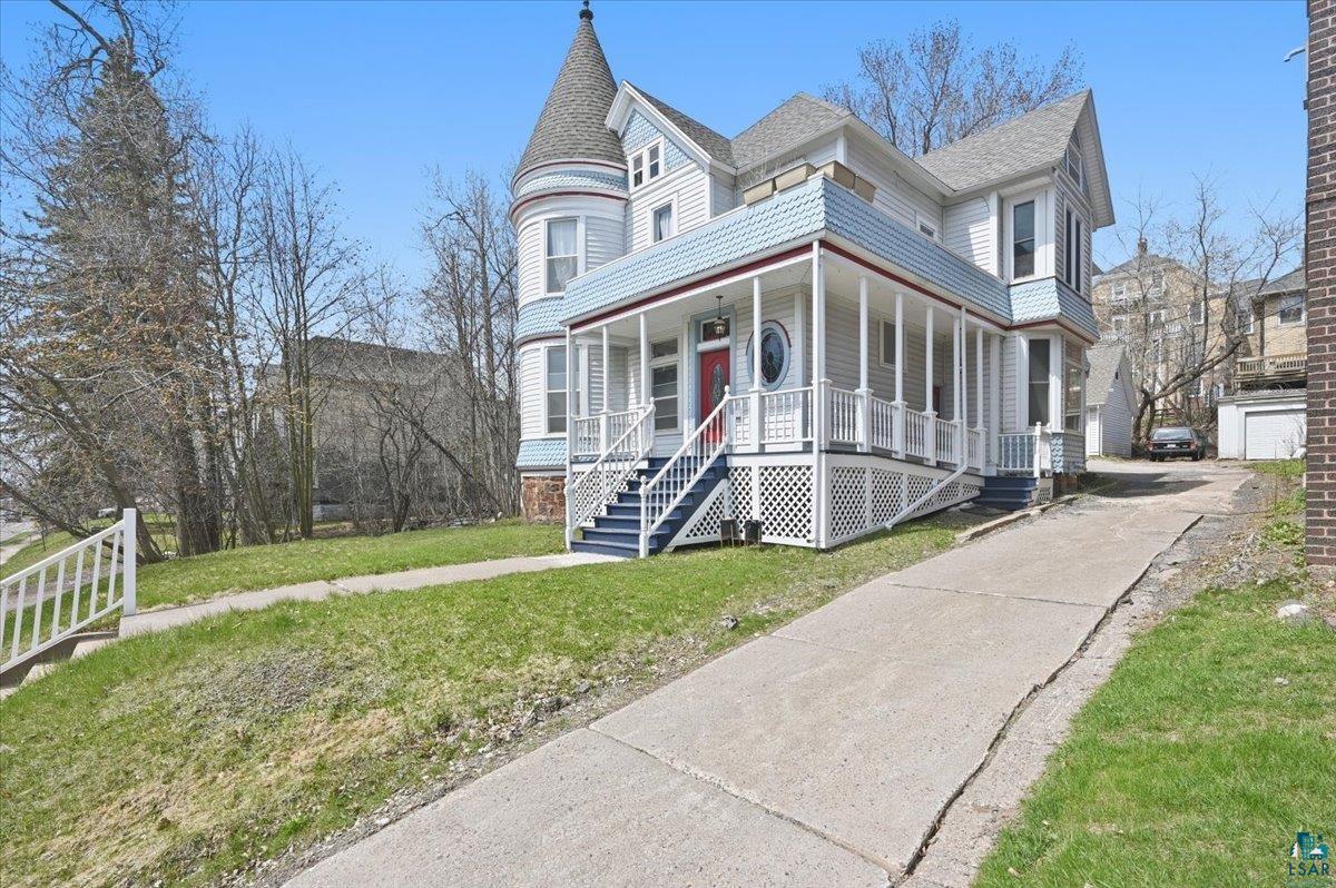 1727 E Superior St, Duluth, MN 55804 Listing Photo  1