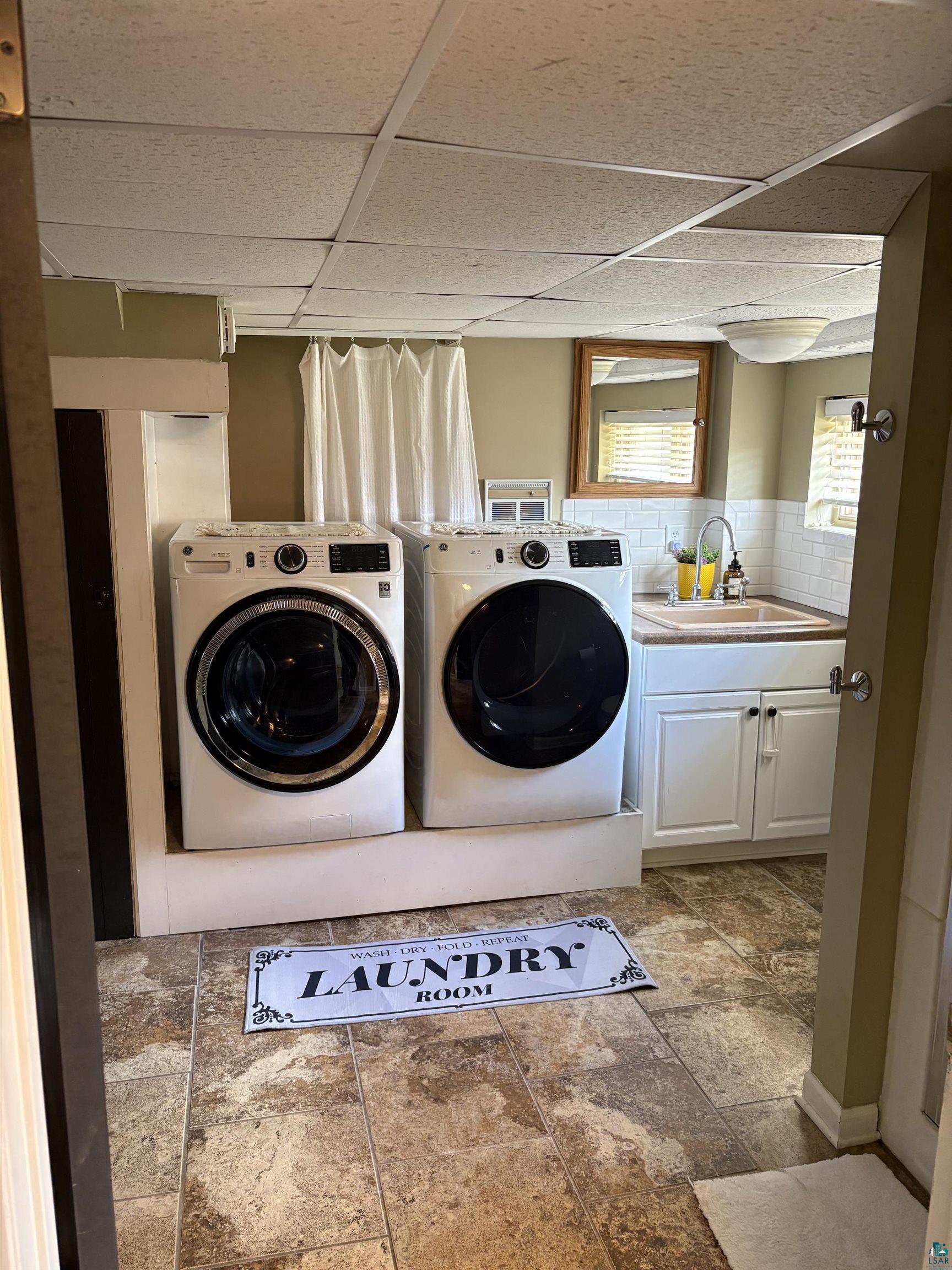 1918 W Kent Rd, Duluth, MN 55812 Listing Photo  27