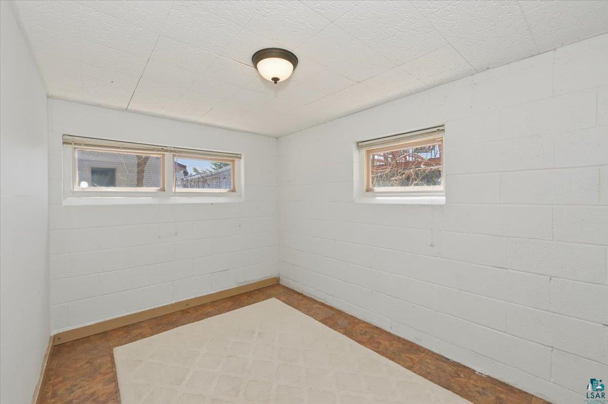 1918 W Kent Rd, Duluth, MN 55812 Listing Photo  31