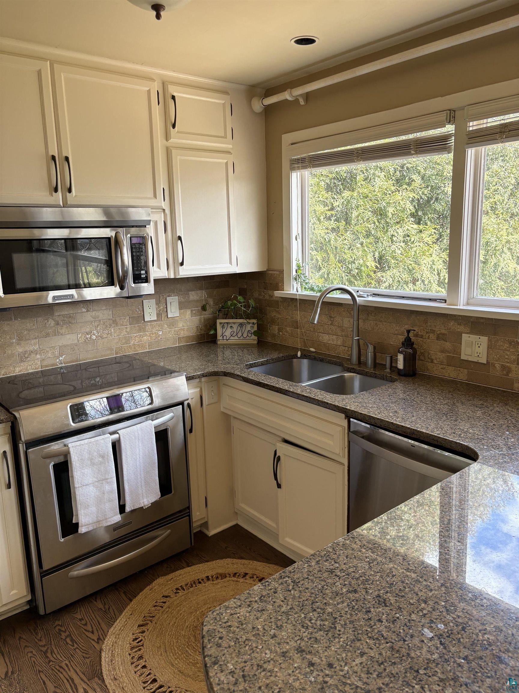1918 W Kent Rd, Duluth, MN 55812 Listing Photo  8