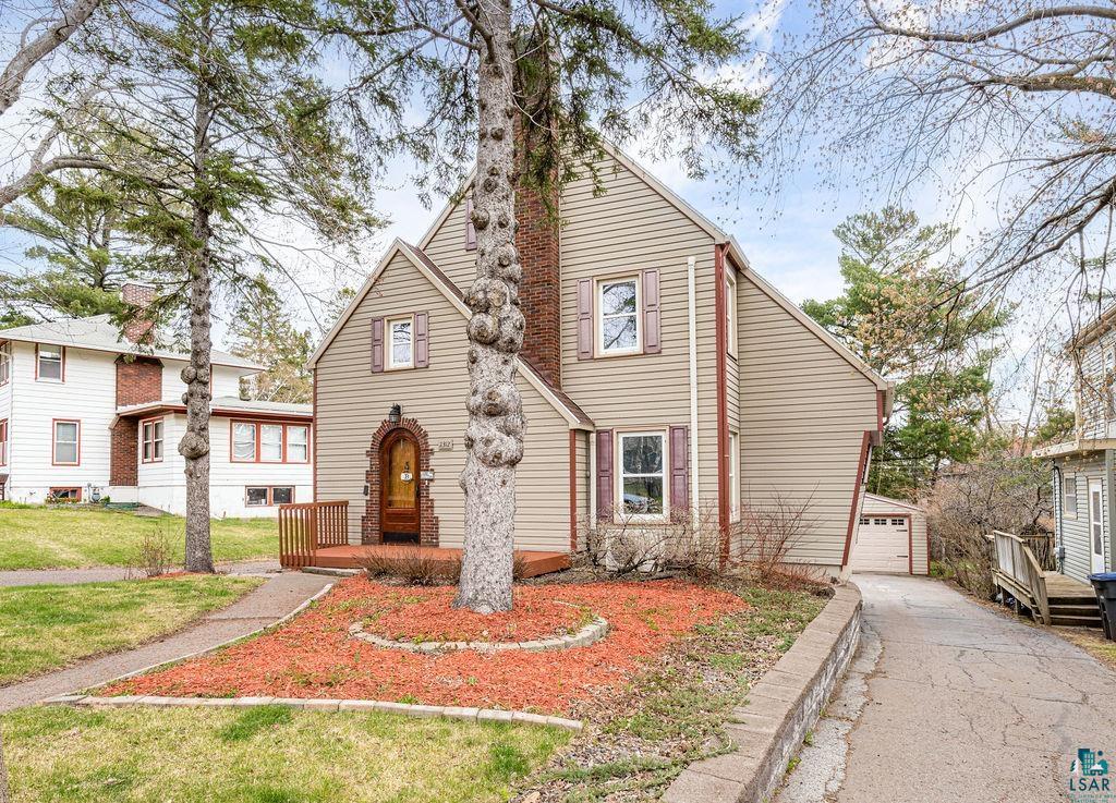 2312 E 8th St, Duluth, MN 55812 Listing Photo  2