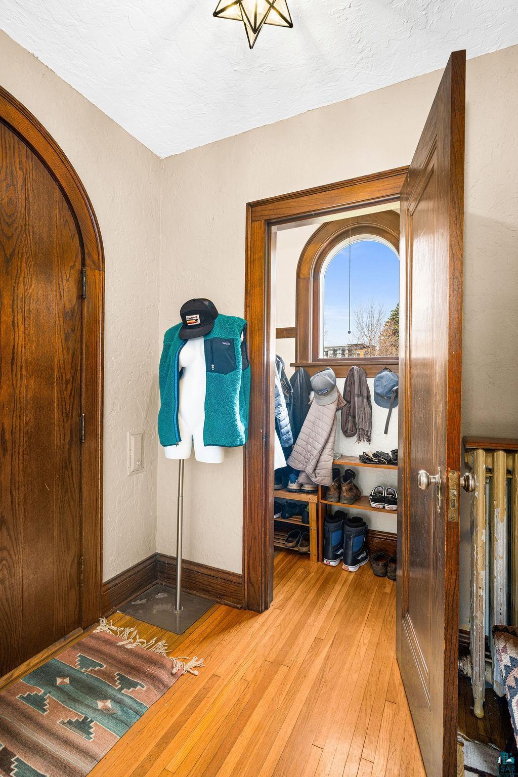 2312 E 8th St, Duluth, MN 55812 Listing Photo  3
