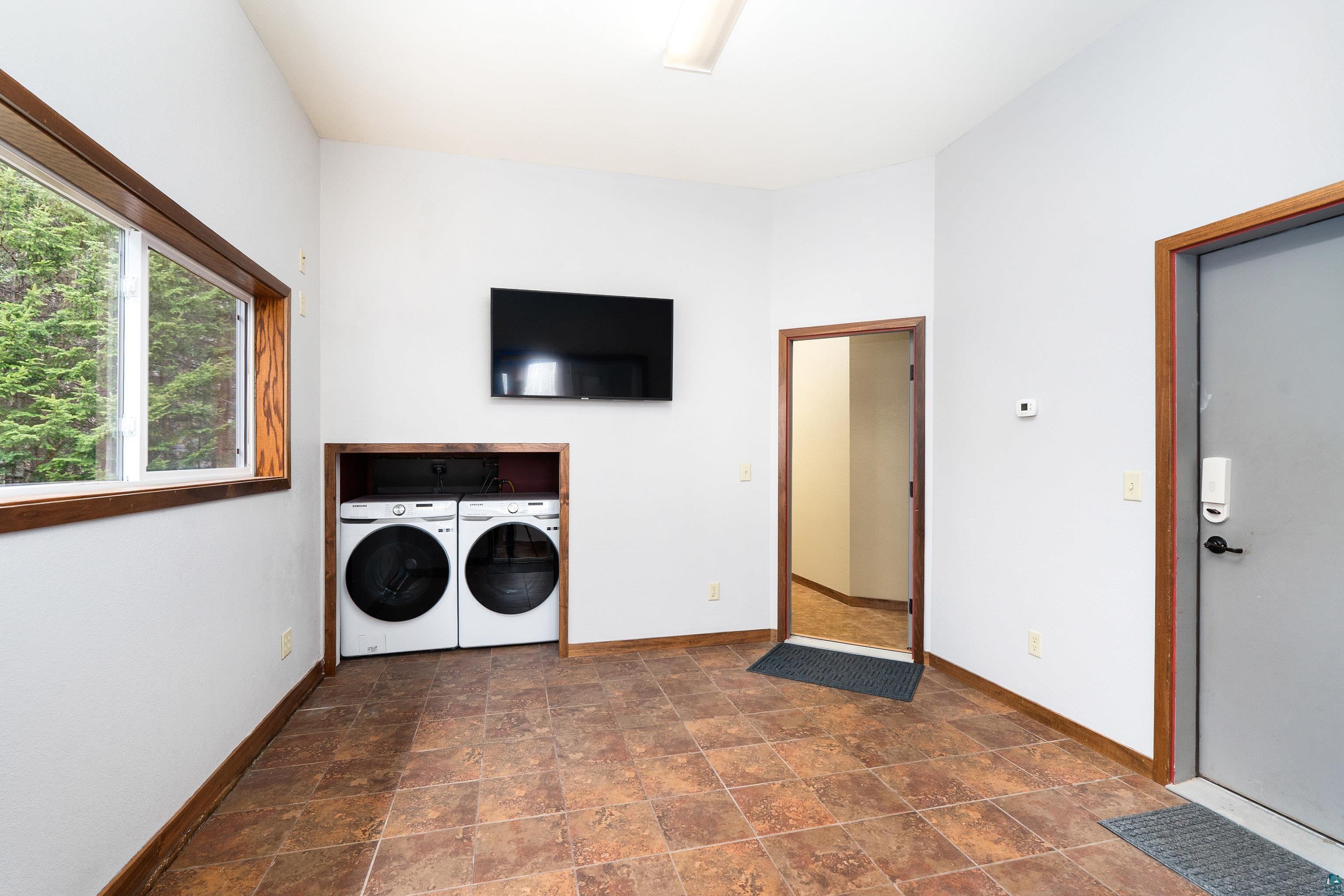 878 Old North Shore Rd, Two Harbors, MN 55616 Listing Photo  48