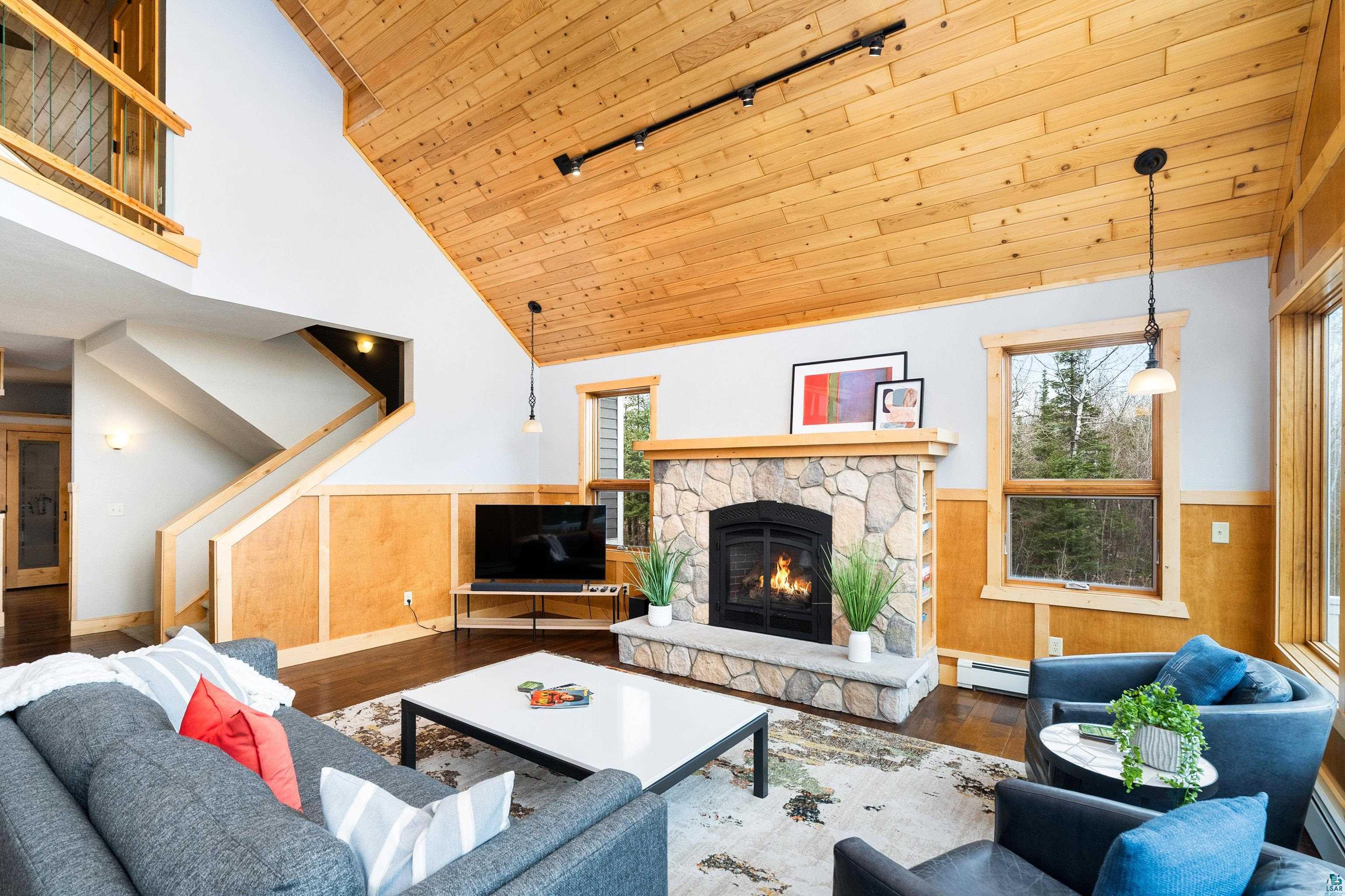 878 Old North Shore Rd, Two Harbors, MN 55616 Listing Photo  7
