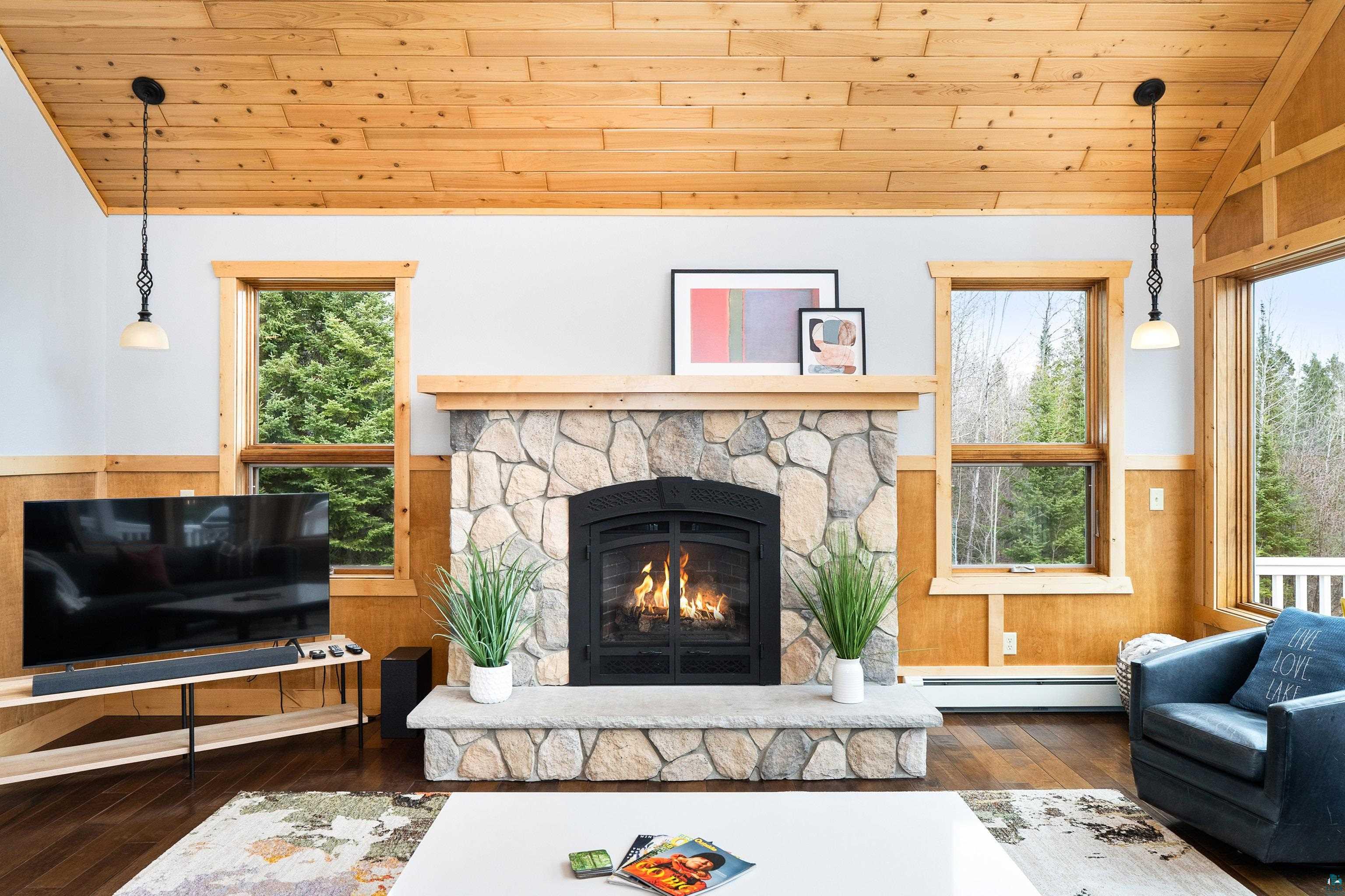878 Old North Shore Rd, Two Harbors, MN 55616 Listing Photo  9