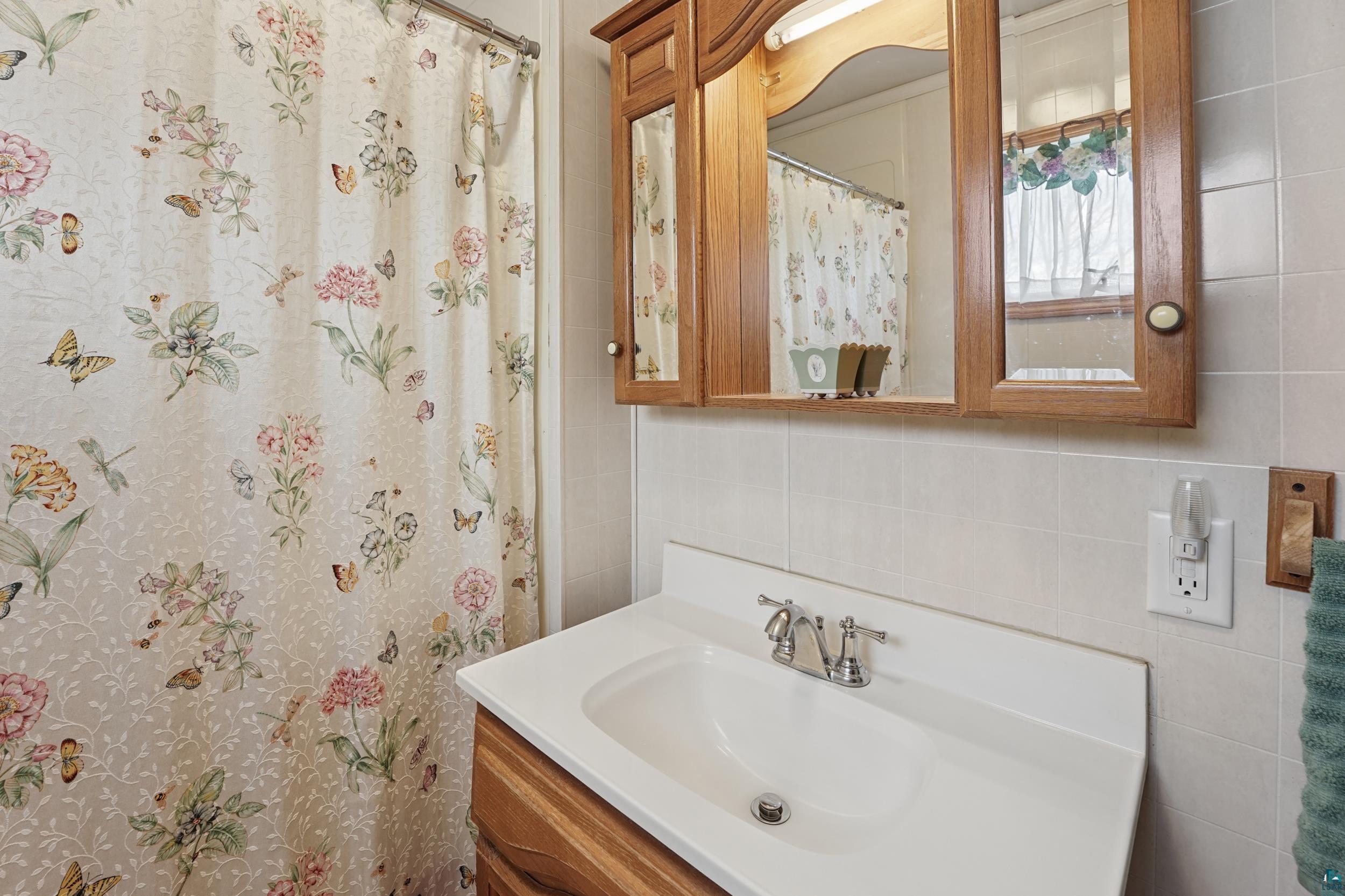 2410 Hughitt Ave, Superior, WI 54880 Listing Photo  18