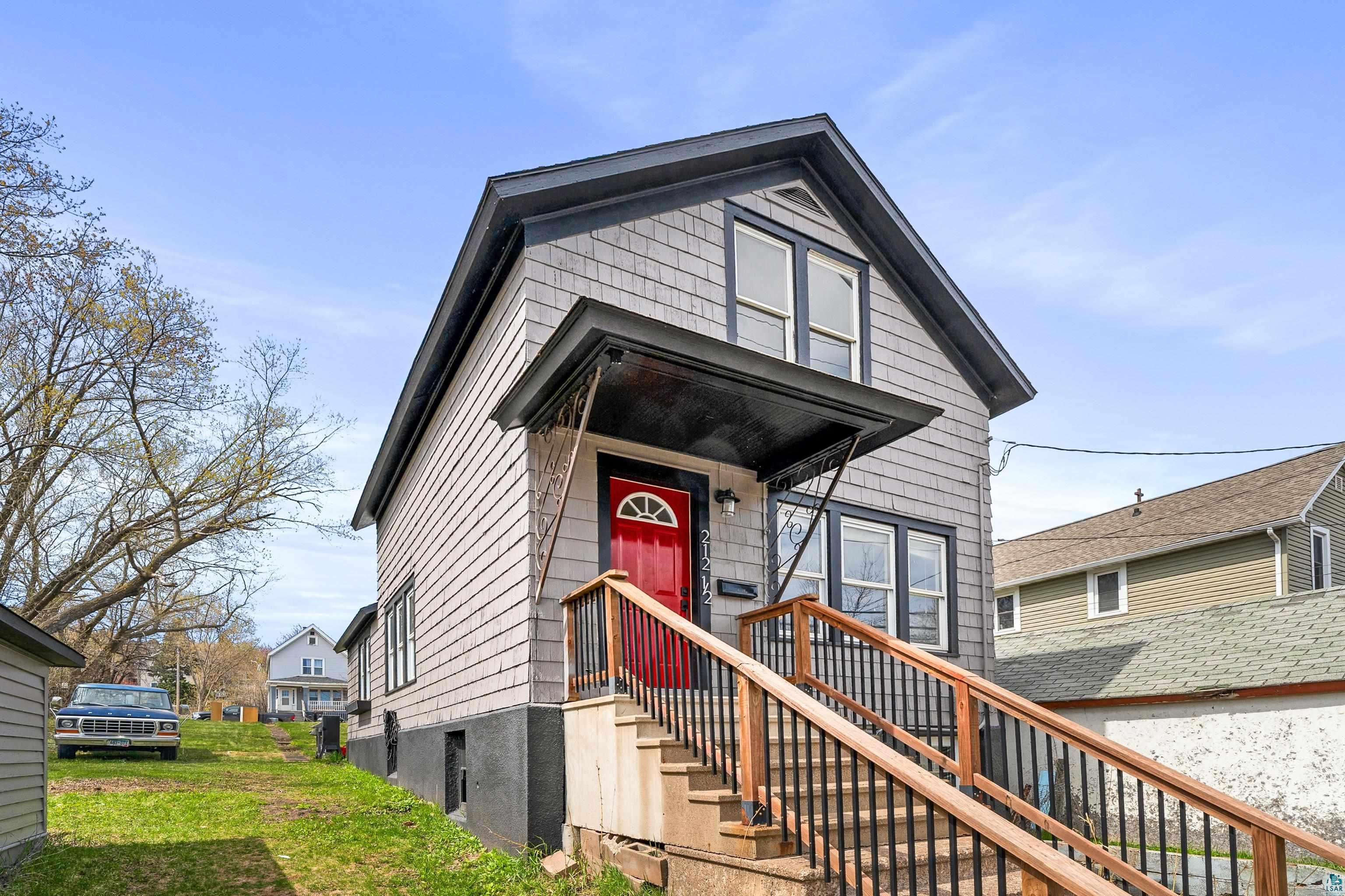 212 1/2 E 5th St, Duluth, MN 55805 Listing Photo  1