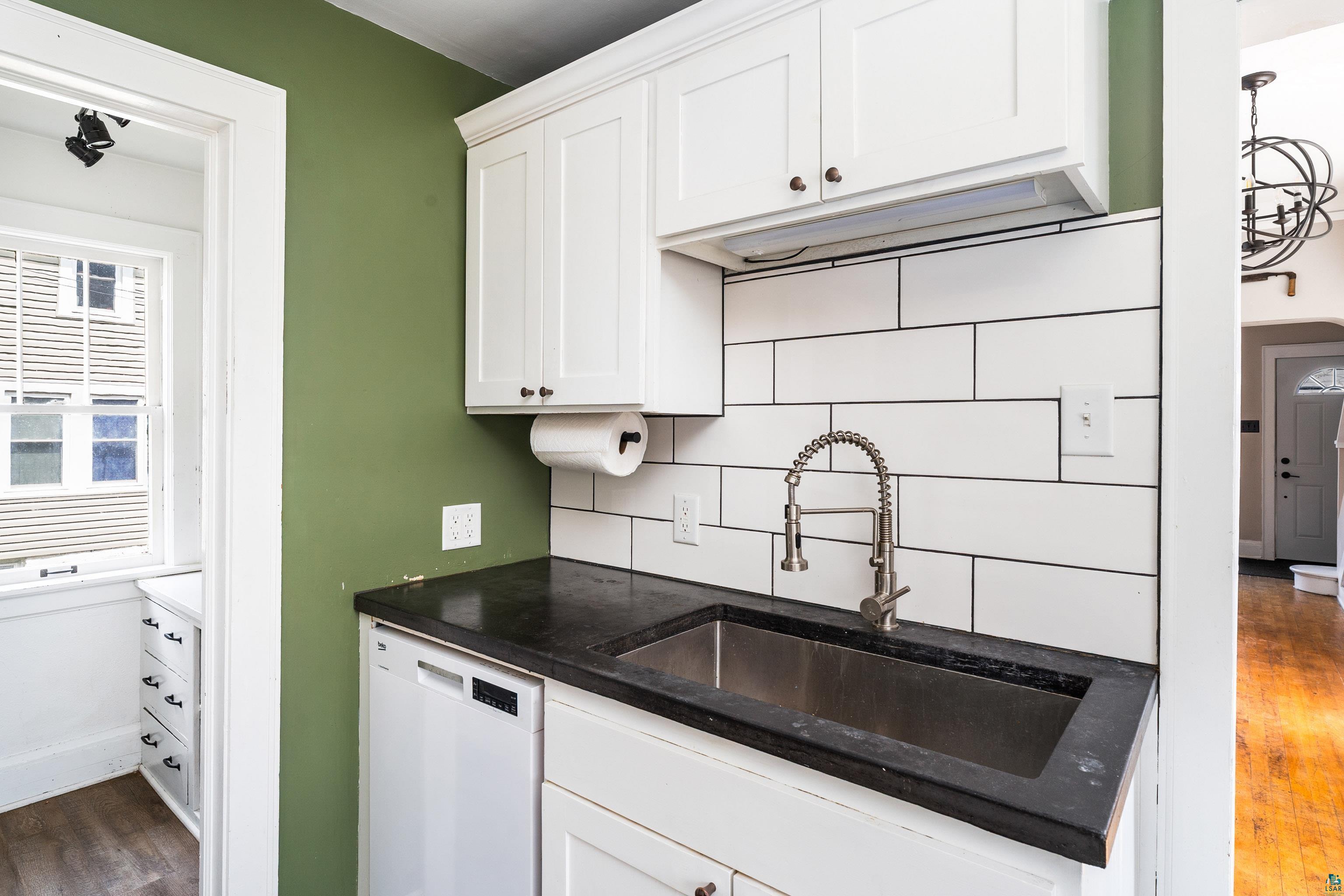 212 1/2 E 5th St, Duluth, MN 55805 Listing Photo  16
