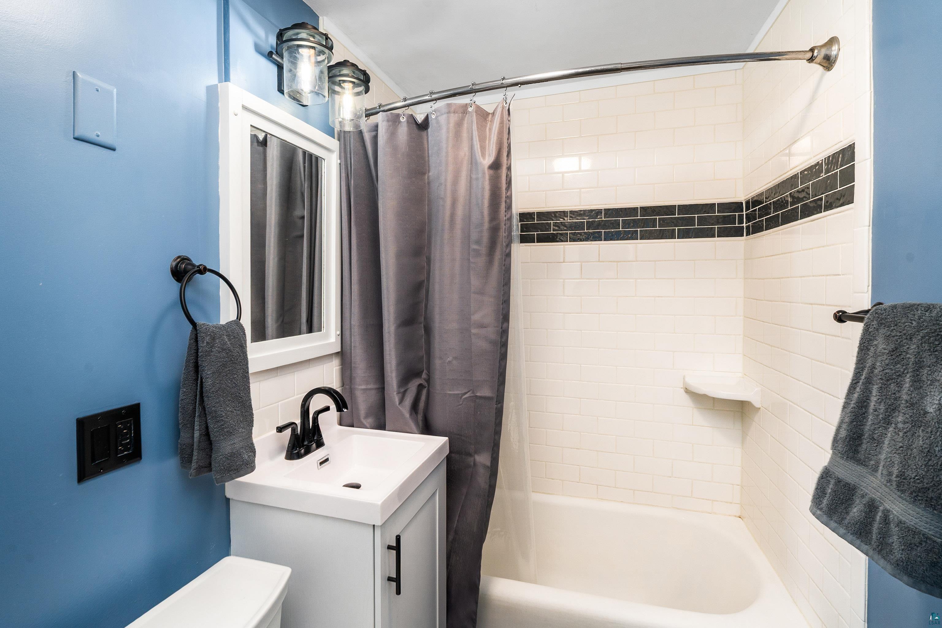 212 1/2 E 5th St, Duluth, MN 55805 Listing Photo  18