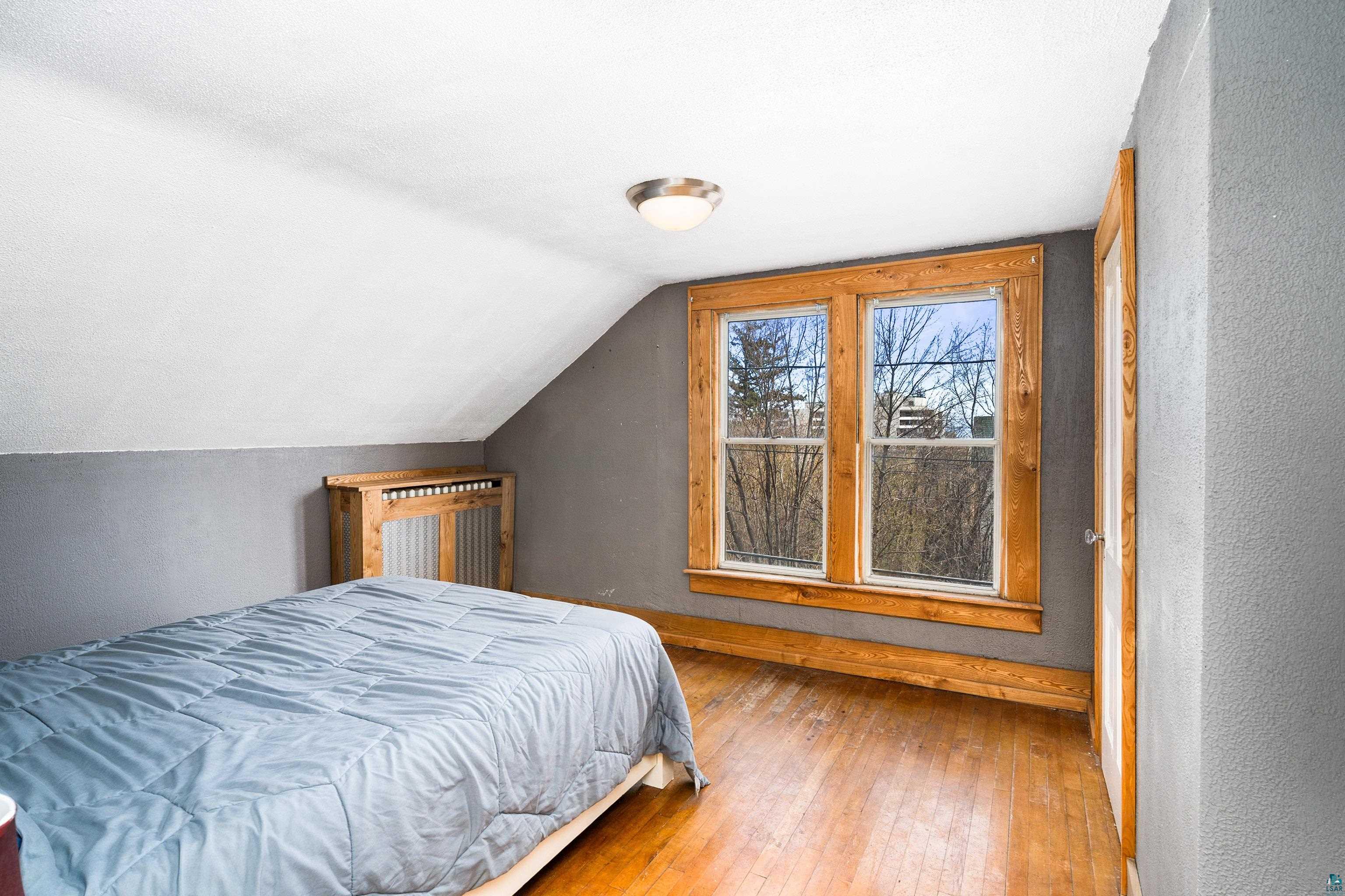 212 1/2 E 5th St, Duluth, MN 55805 Listing Photo  23